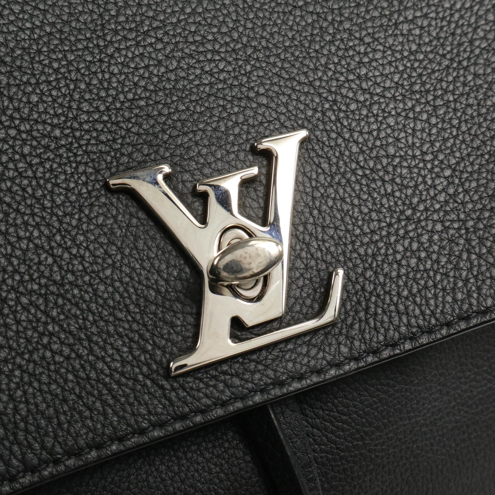 LOUIS VUITTON 牛皮皮革Lock Me Backpack背包