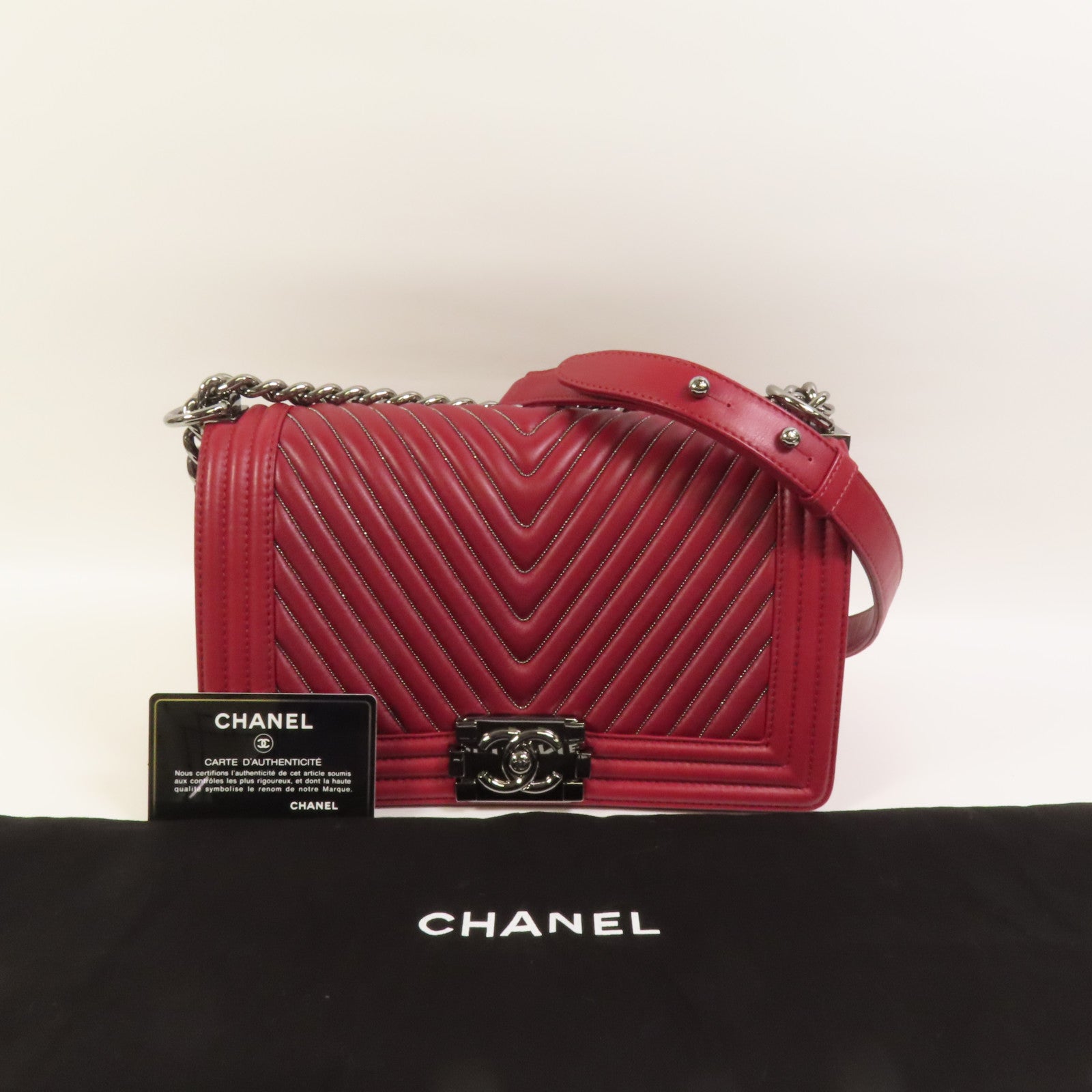 CHANEL 羊皮皮革Boy 25銀扣鏈帶肩背袋
