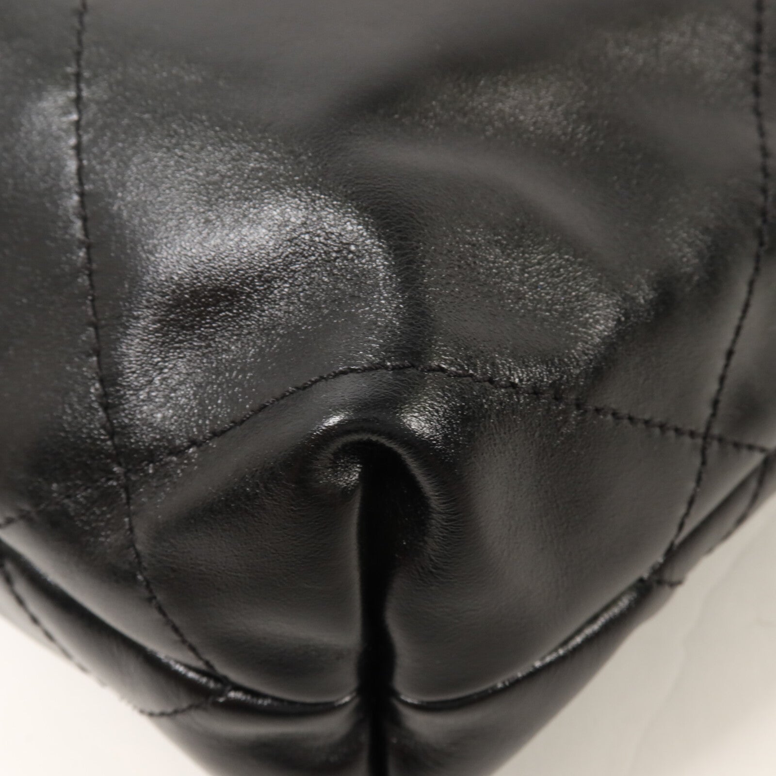 CHANEL 牛皮皮革Chanel 22 Mini鏈帶肩背袋