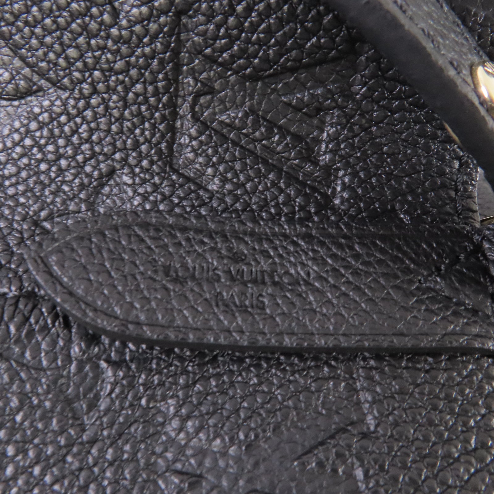 LOUIS VUITTON Monogram Empreinte Neo Noe MM Shoulder Bag金扣肩背袋黑色