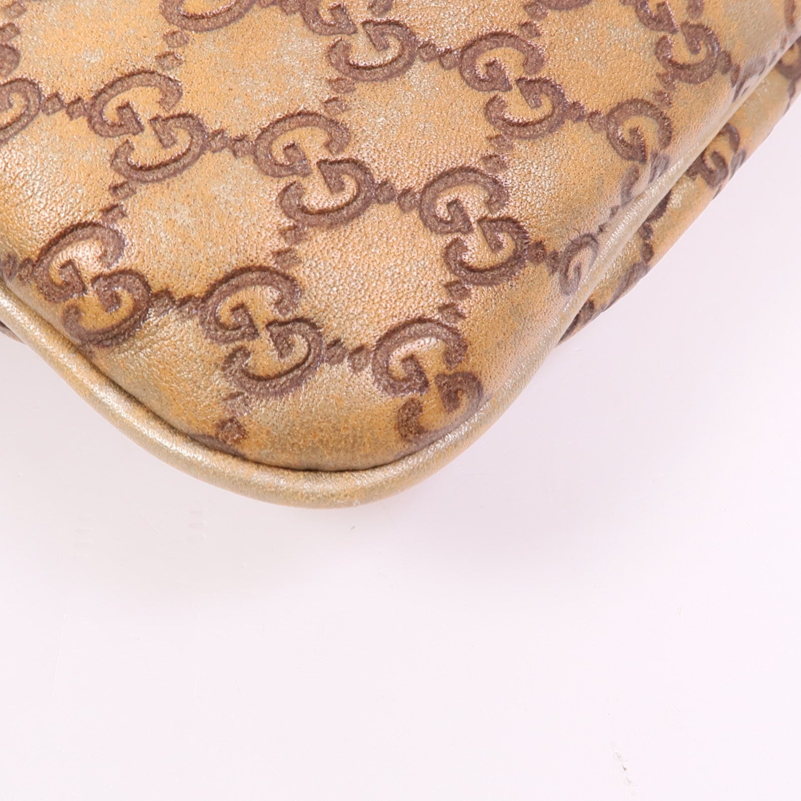 GUCCI 皮革Pouch金扣手拿包