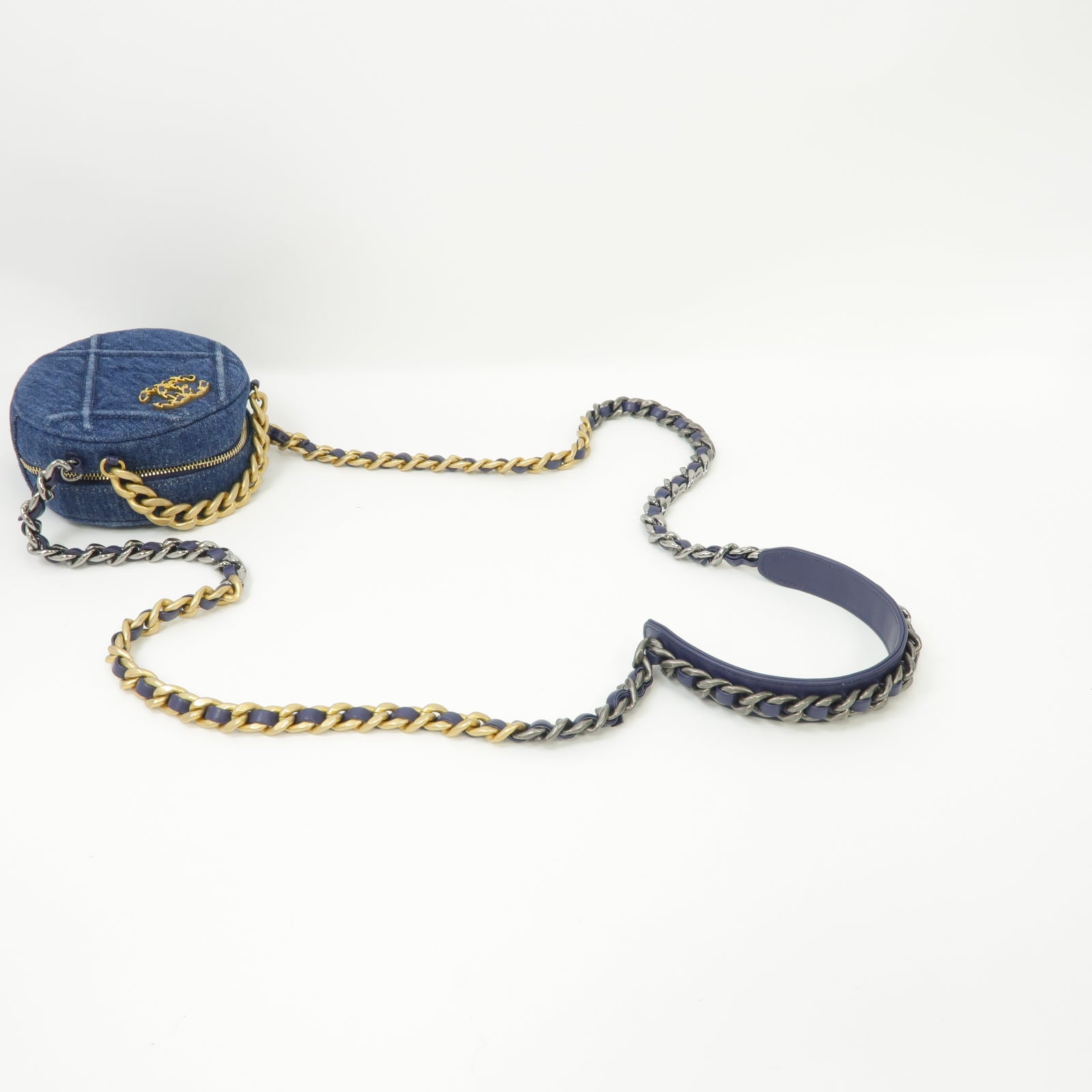 CHANEL 牛仔布Round Clutch 19 2 Way Chain Shoulder金扣/銀扣鏈帶手挽肩背兩用袋藍色