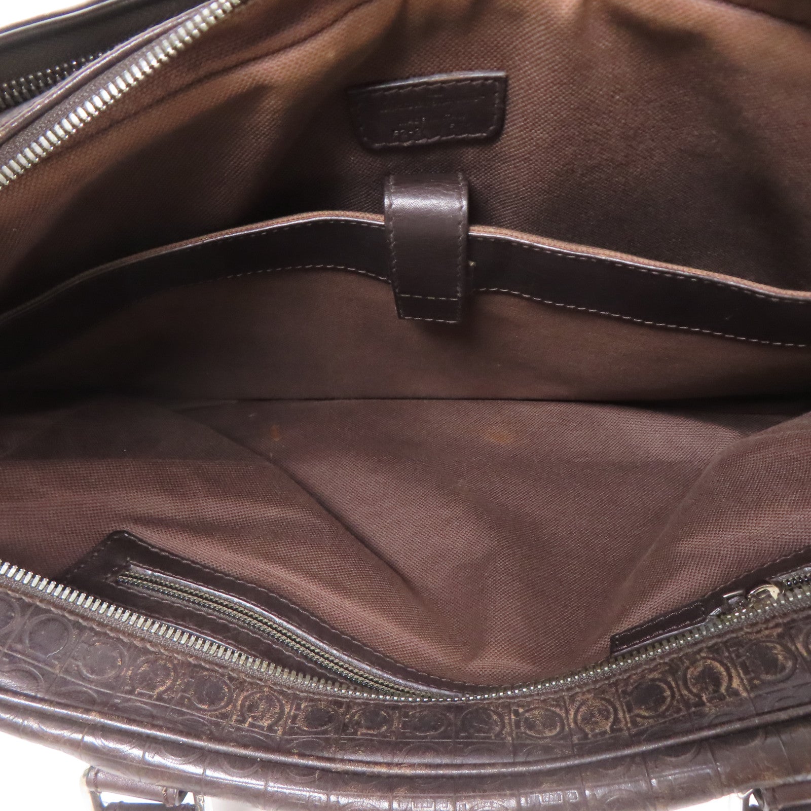 Salvatore Ferragamo 皮革Hand Bag銀扣手挽袋