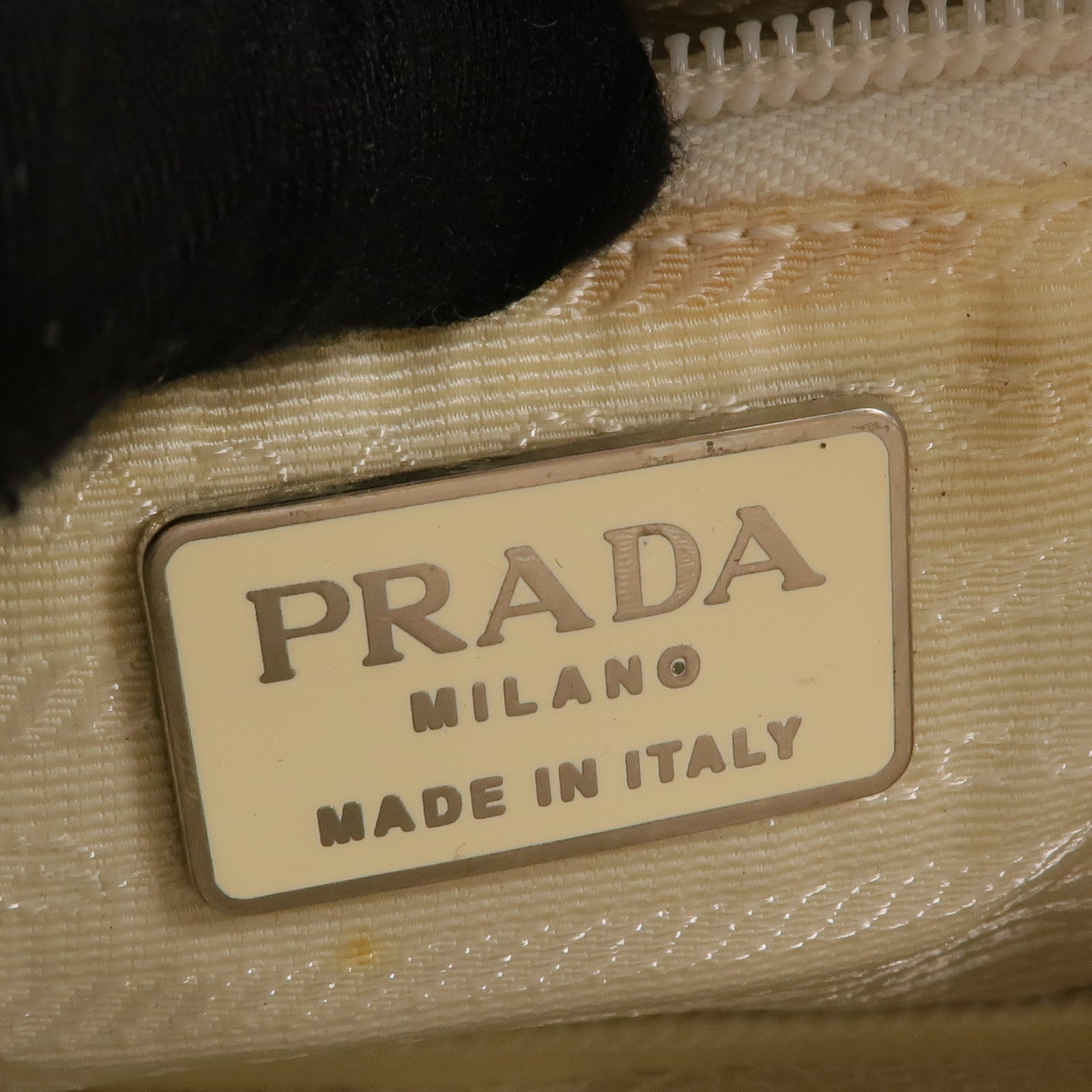 PRADA 【激減優惠】漆皮皮革Shoulder Bag銀扣肩背袋