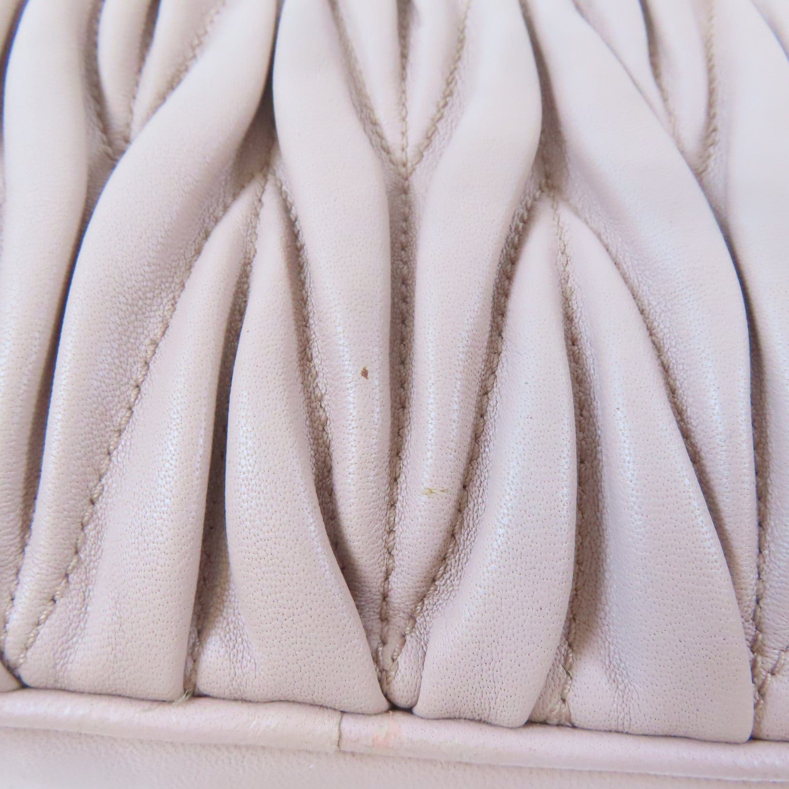 Miu Miu 羊皮皮革Shoulder Bag金扣肩背袋淺褐色