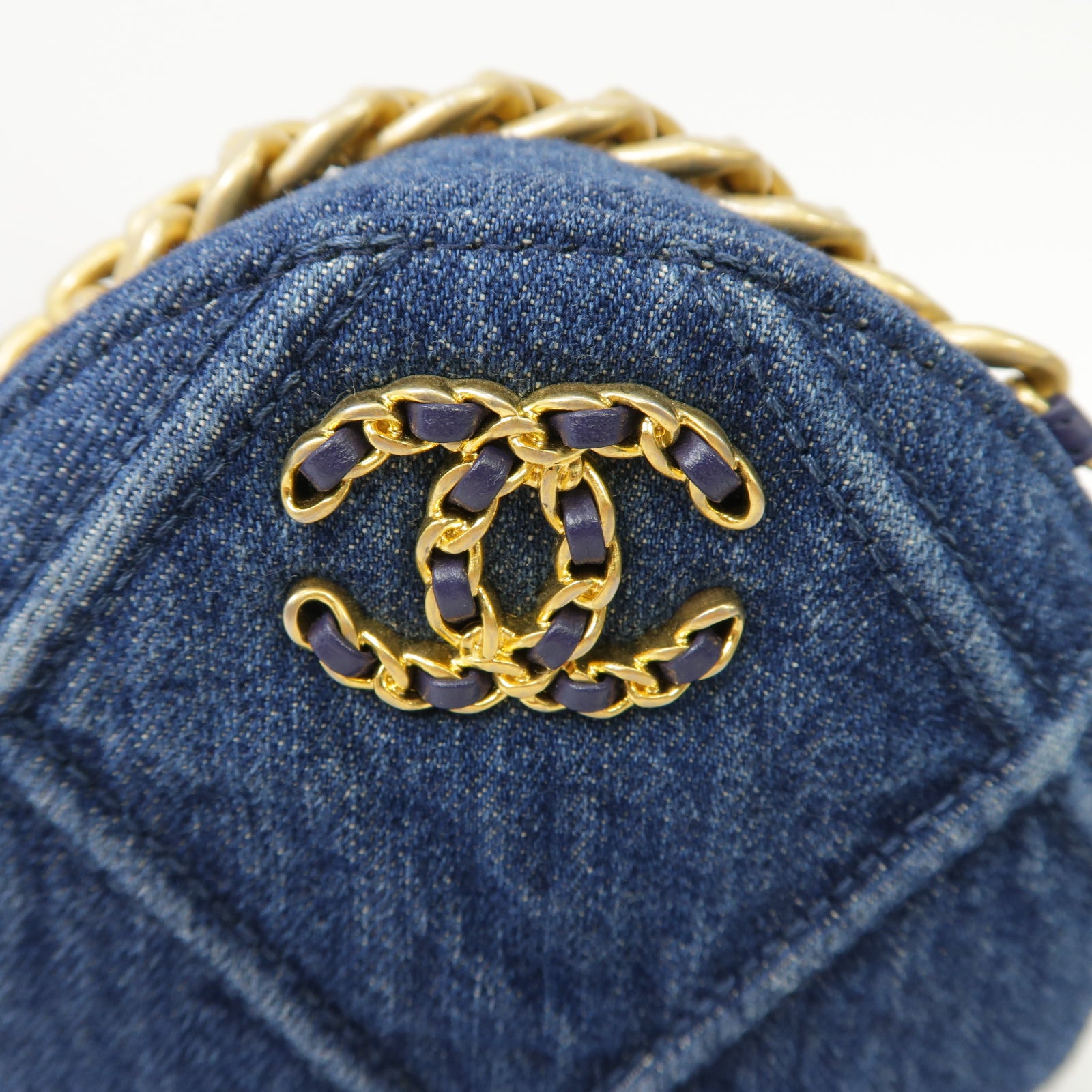 CHANEL 牛仔布Round Clutch 19 2 Way Chain Shoulder金扣/銀扣鏈帶手挽肩背兩用袋藍色