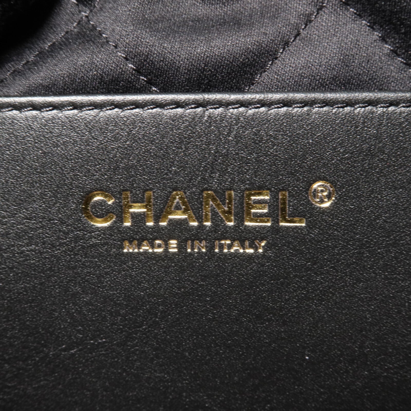 CHANEL 牛皮皮革Chanel 22 Mini鏈帶肩背袋