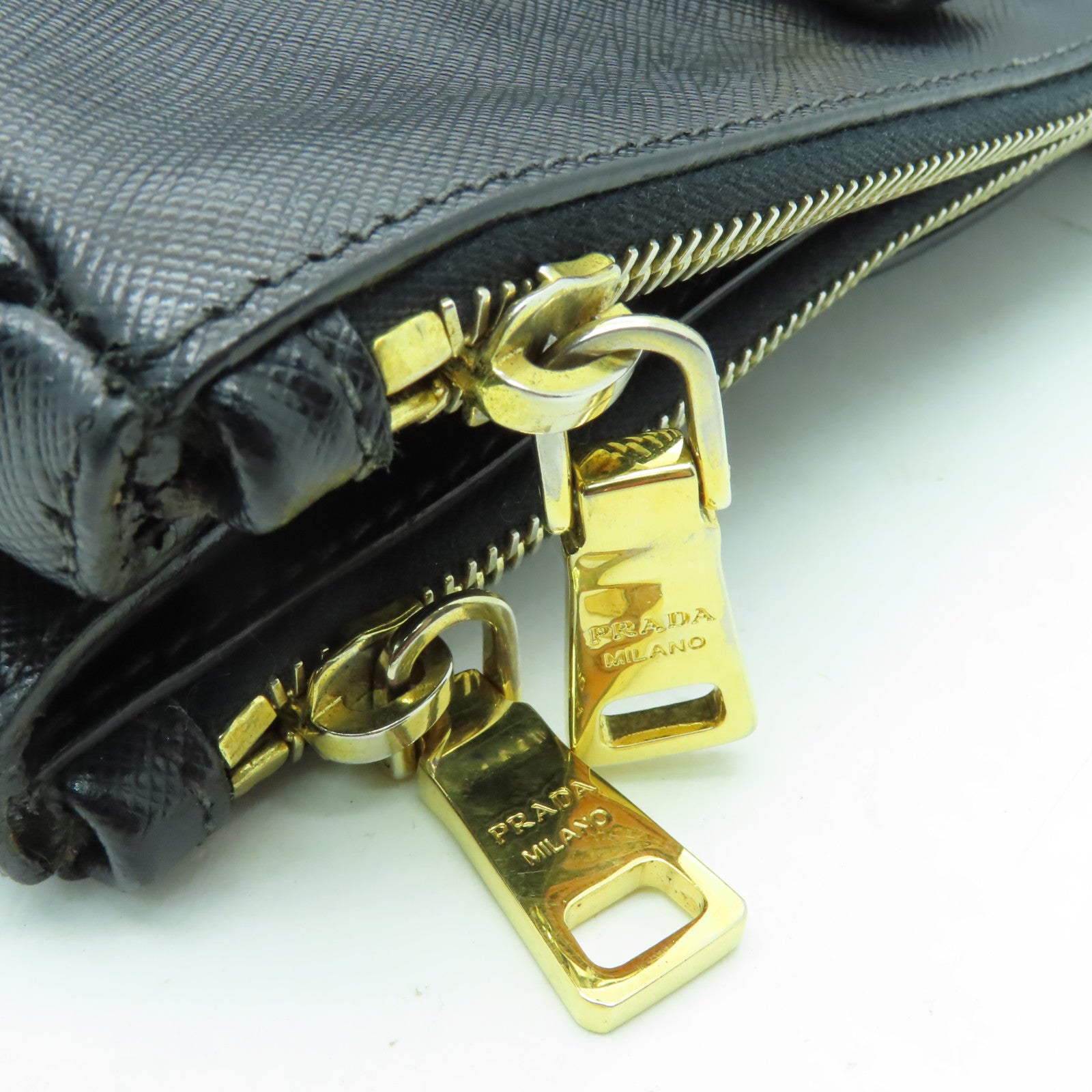 PRADA 牛皮皮革Galleria Handbag金扣手挽袋黑色
