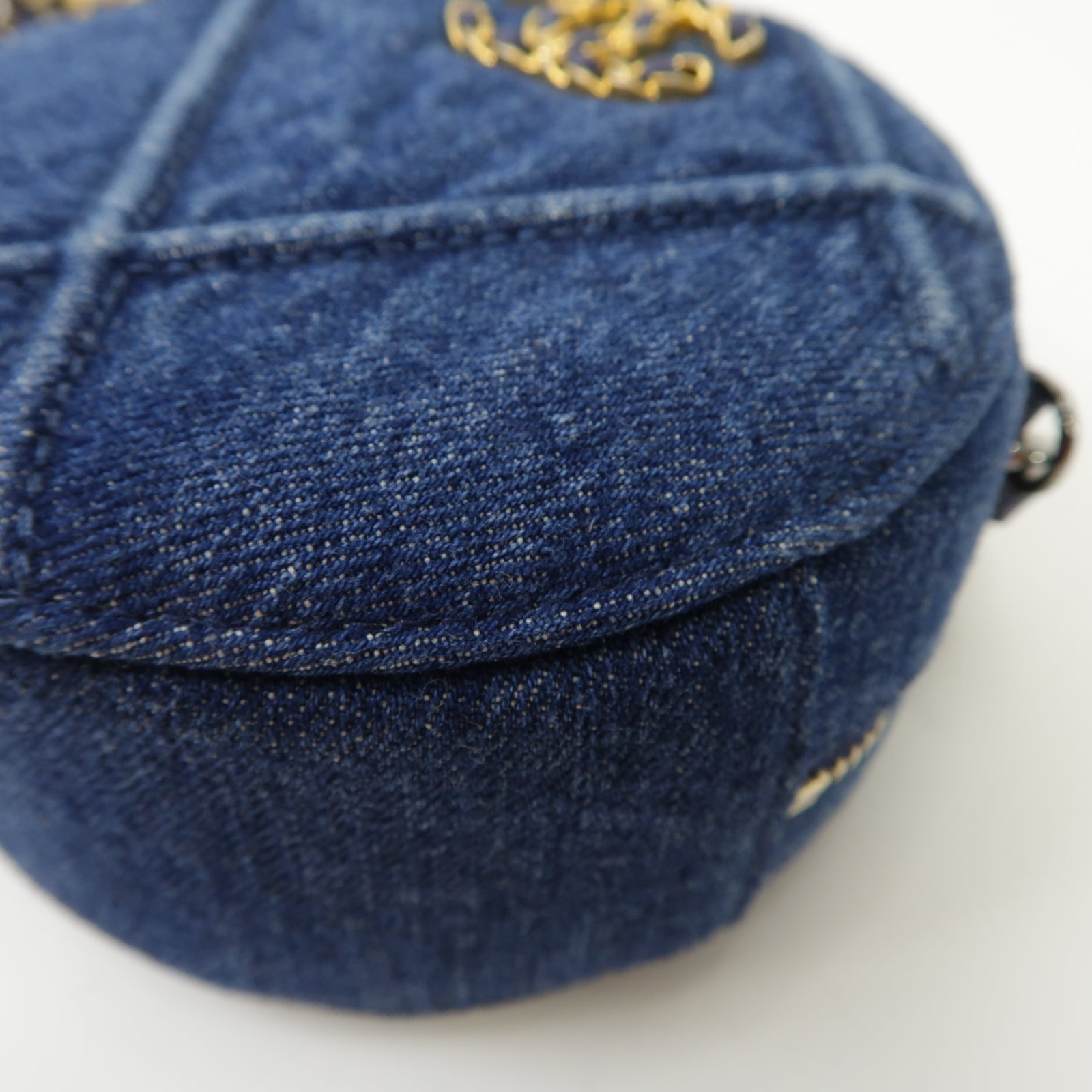 CHANEL 牛仔布Round Clutch 19 2 Way Chain Shoulder金扣/銀扣鏈帶手挽肩背兩用袋藍色