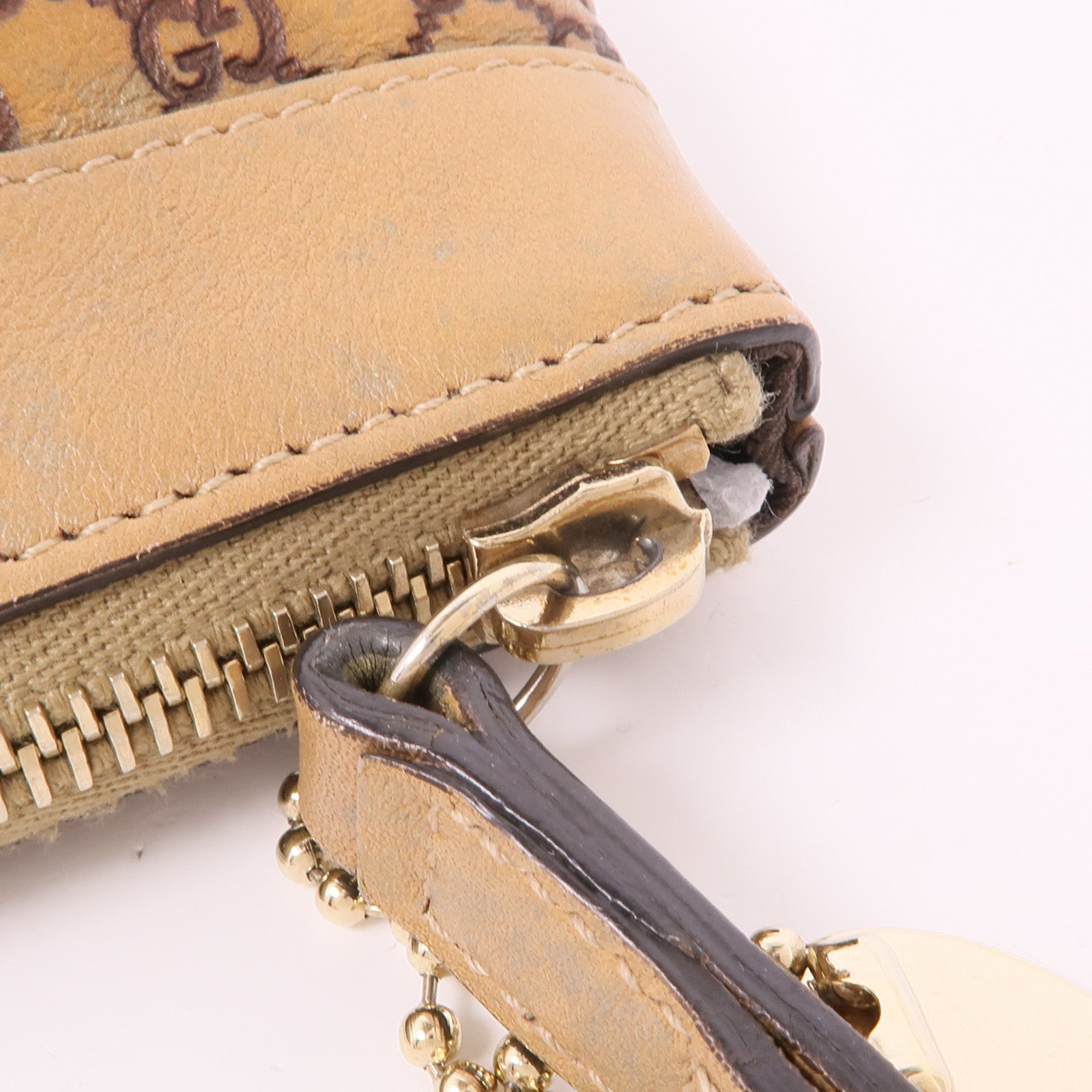 GUCCI 皮革Pouch金扣手拿包