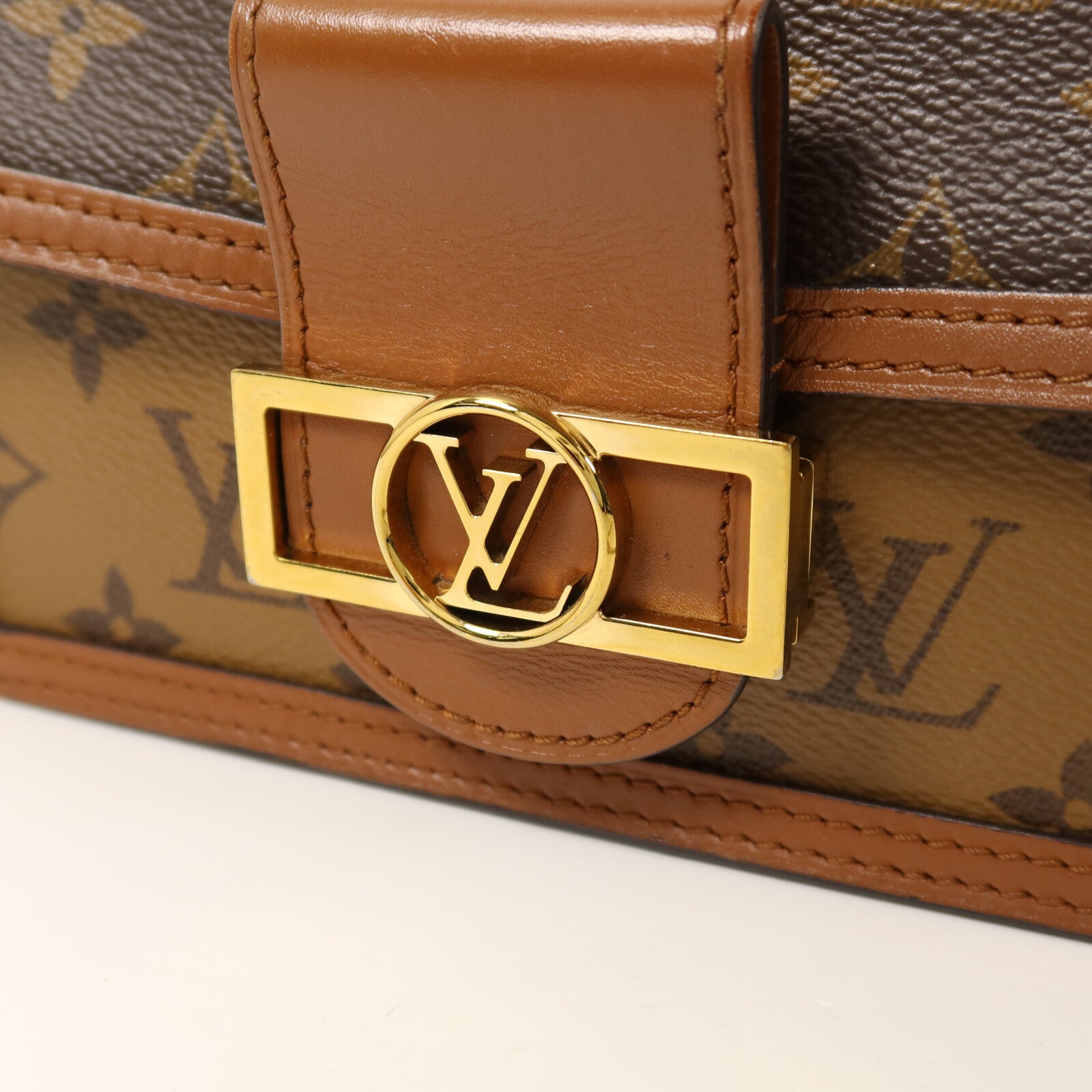 LOUIS VUITTON 【激減優惠】Monogram Reverse Dauphine金扣鏈帶肩背袋