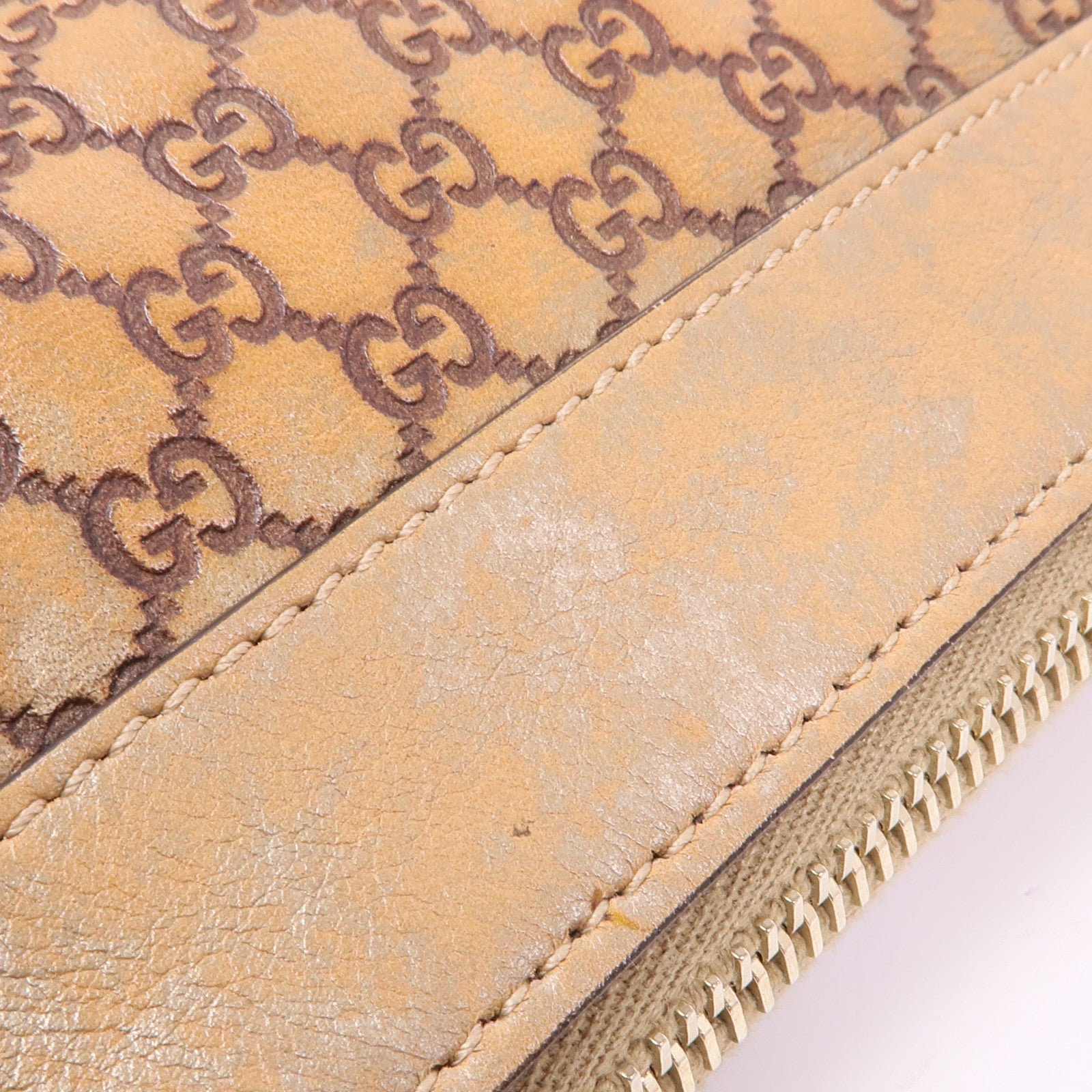 GUCCI 皮革Pouch金扣手拿包