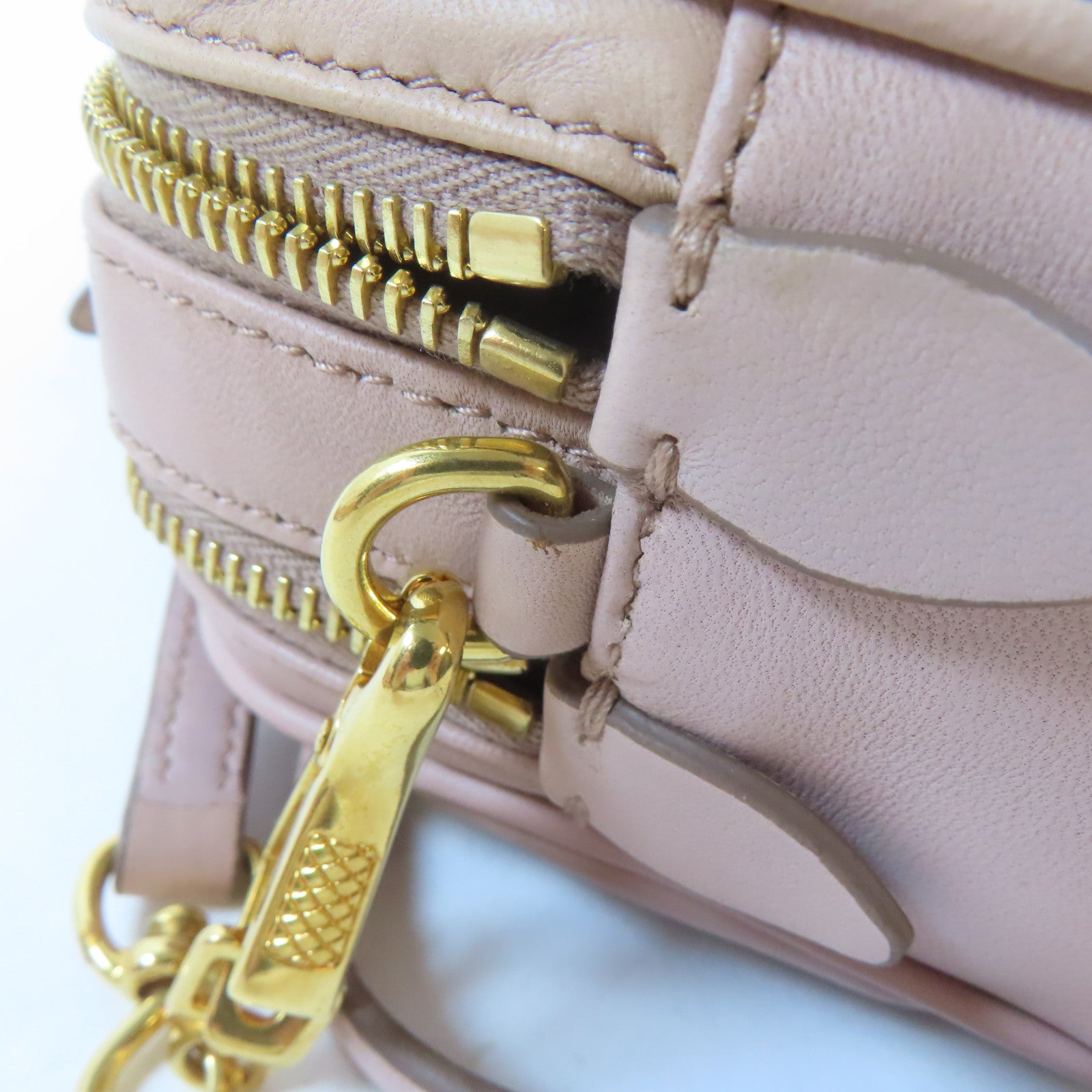 Miu Miu 羊皮皮革Shoulder Bag金扣肩背袋淺褐色