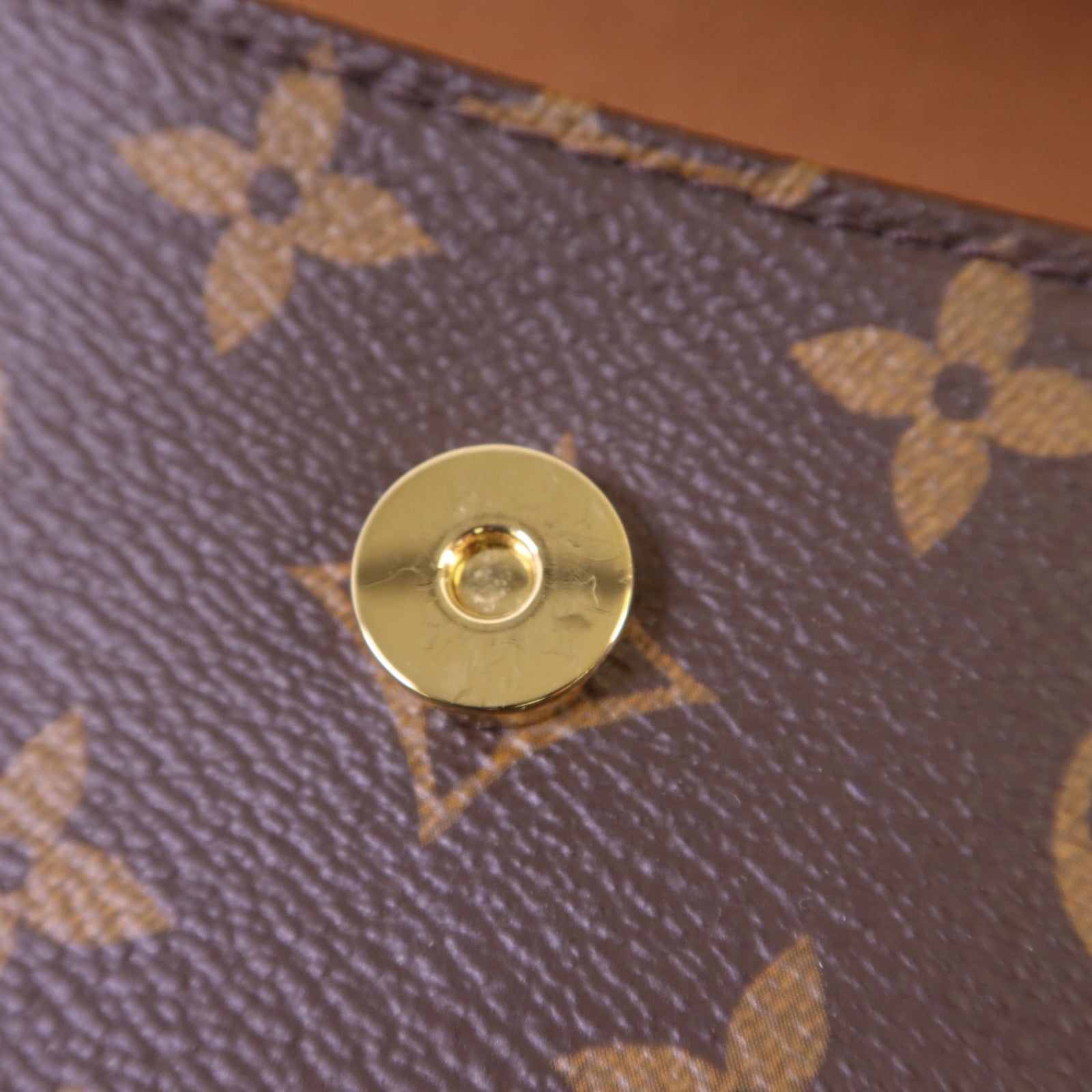 LOUIS VUITTON Monogram Wallet On Chain Ivy金扣肩背袋
