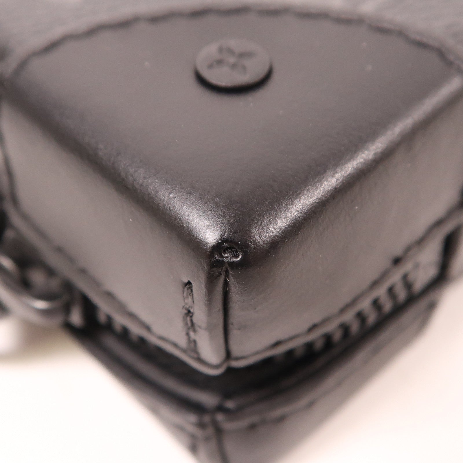 LOUIS VUITTON LV Soft Trunk Wallet Shoulder Bag M69838 Monogram Eclipse Black