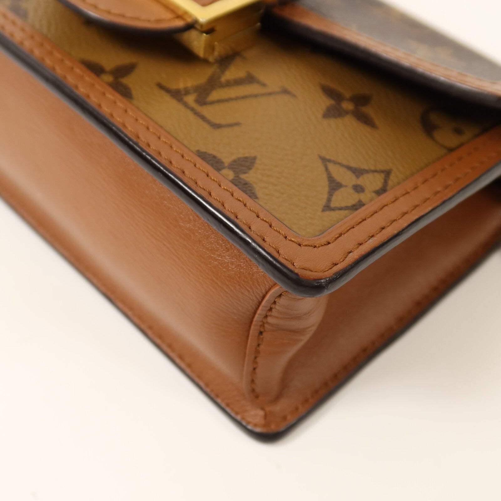 LOUIS VUITTON 【激減優惠】Monogram Reverse Dauphine金扣鏈帶肩背袋