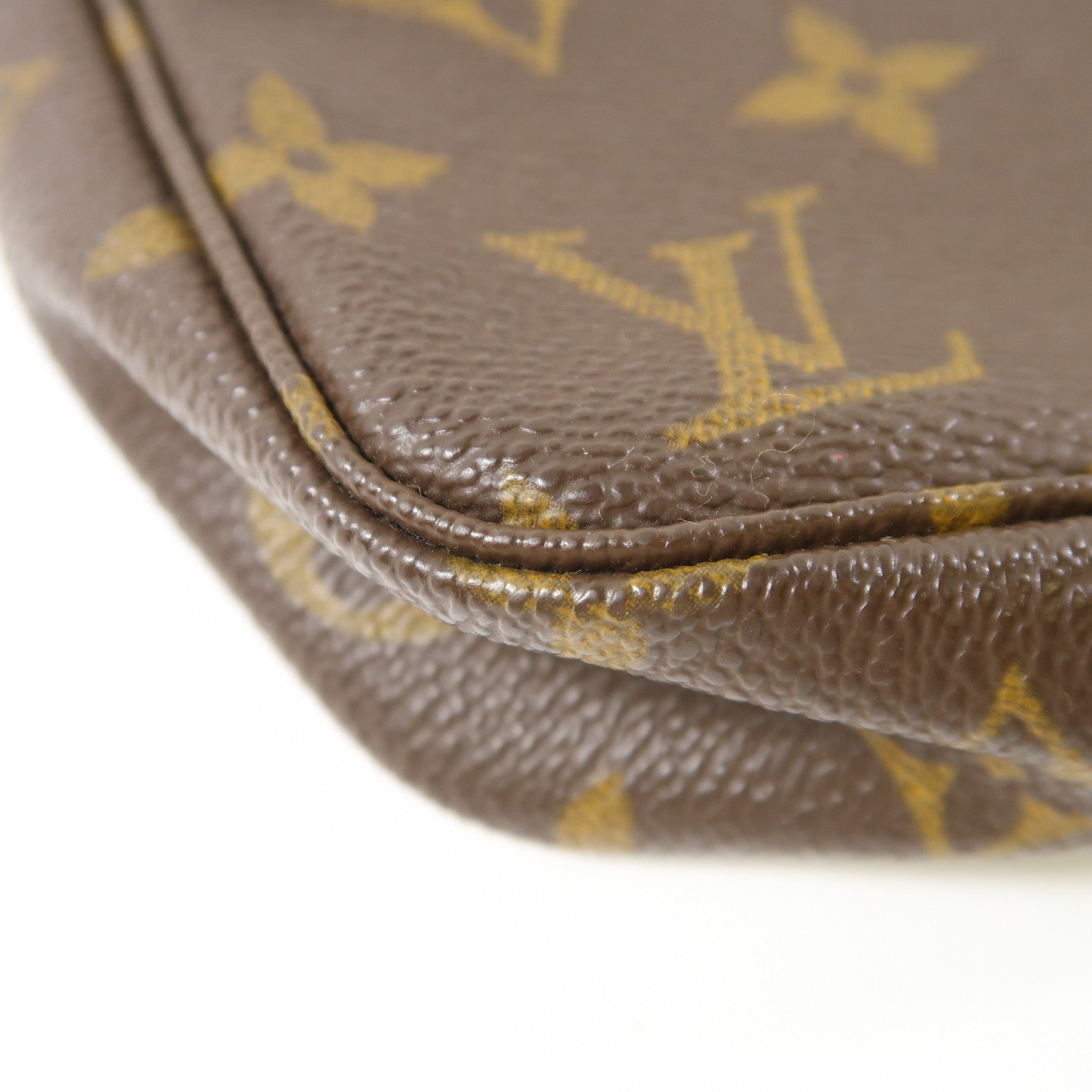 LOUIS VUITTON Monogram Pochette Accessories金扣手挽袋啡色