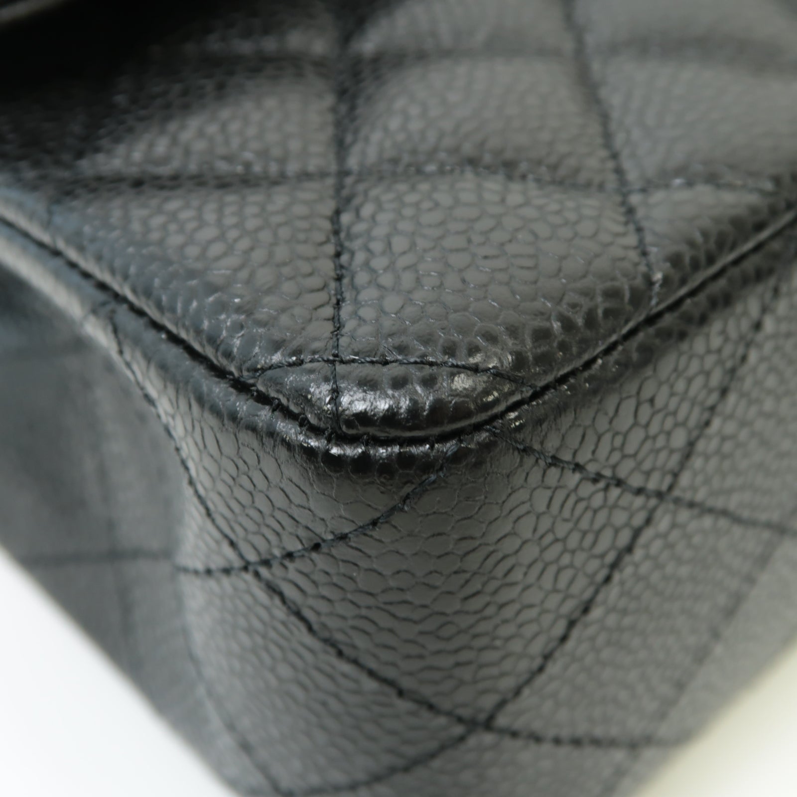 CHANEL Caviar皮革Classic 23金扣鏈帶肩背袋黒色