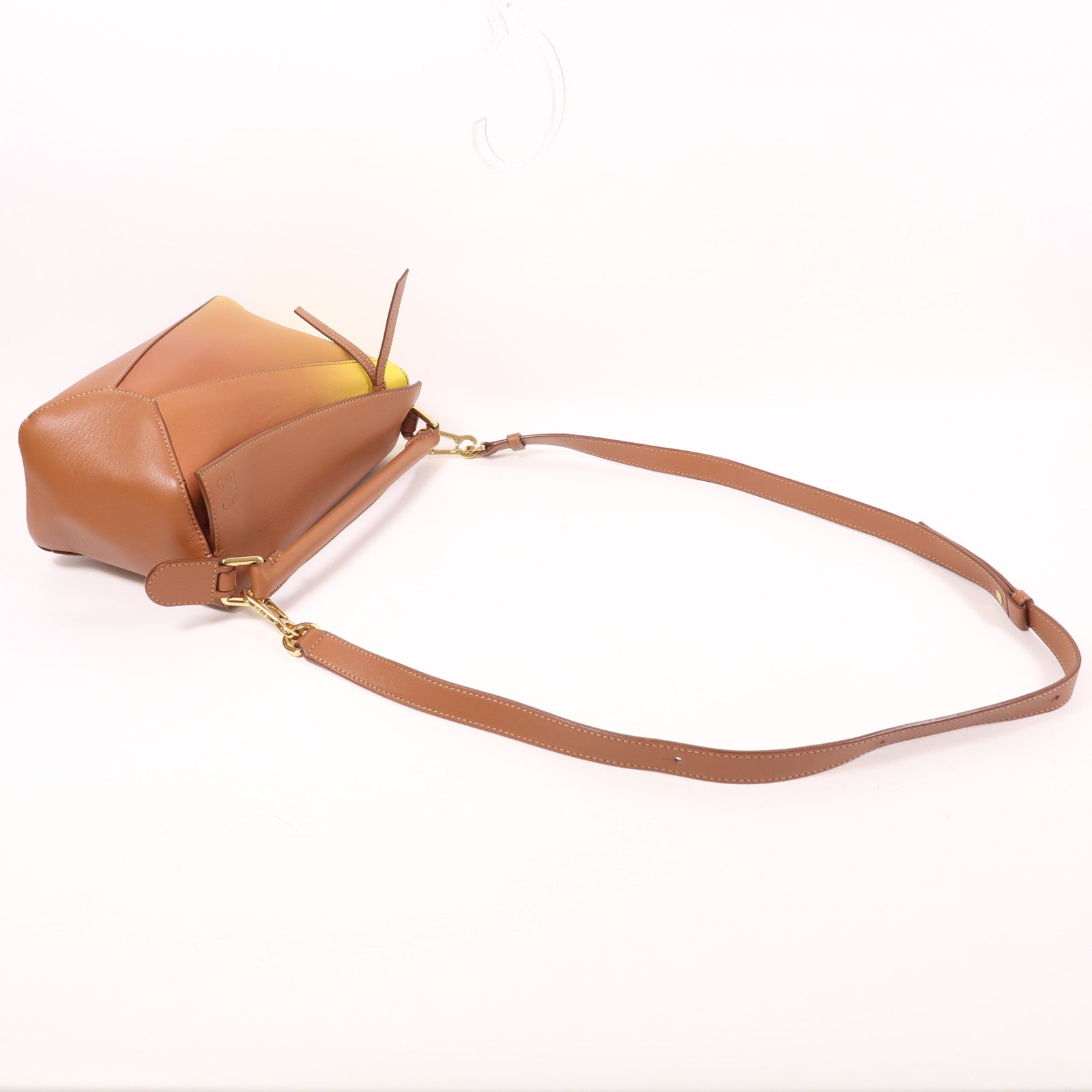 LOEWE 牛皮皮革Puzzle Small金扣手挽肩背兩用袋