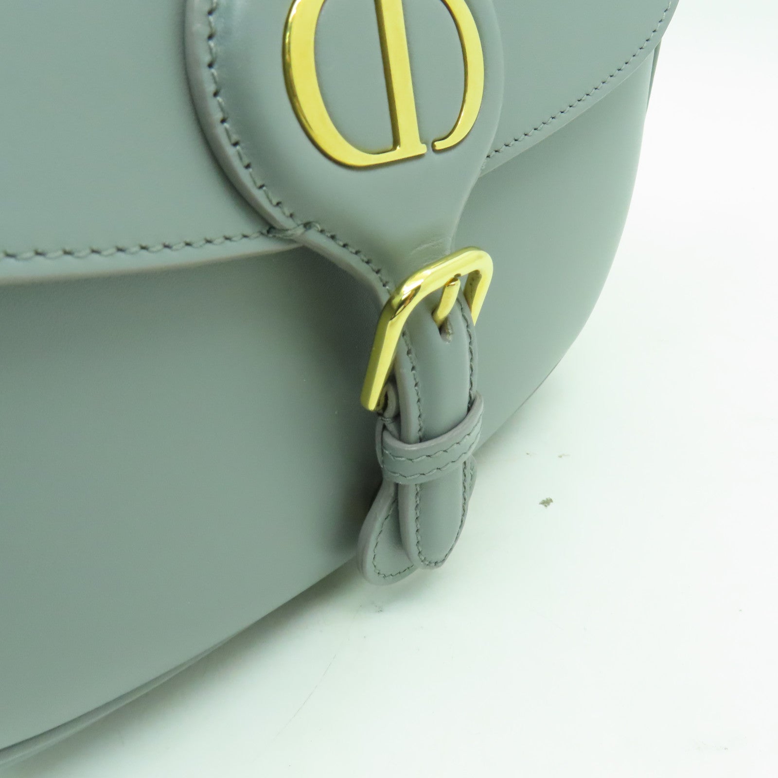 Dior 牛皮皮革Bobby Bag金扣肩背袋灰色