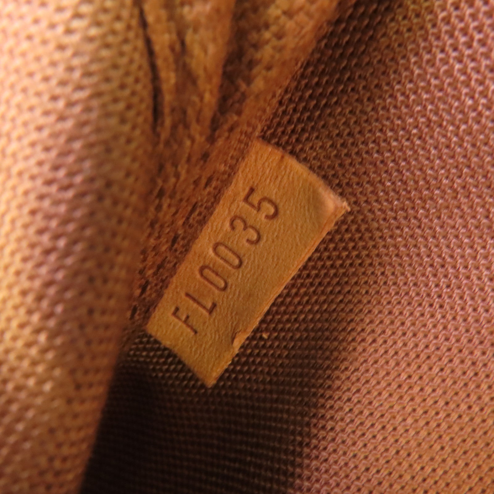 LOUIS VUITTON Monogram Mini Pochette Accessoires金扣鏈帶手拿包啡色