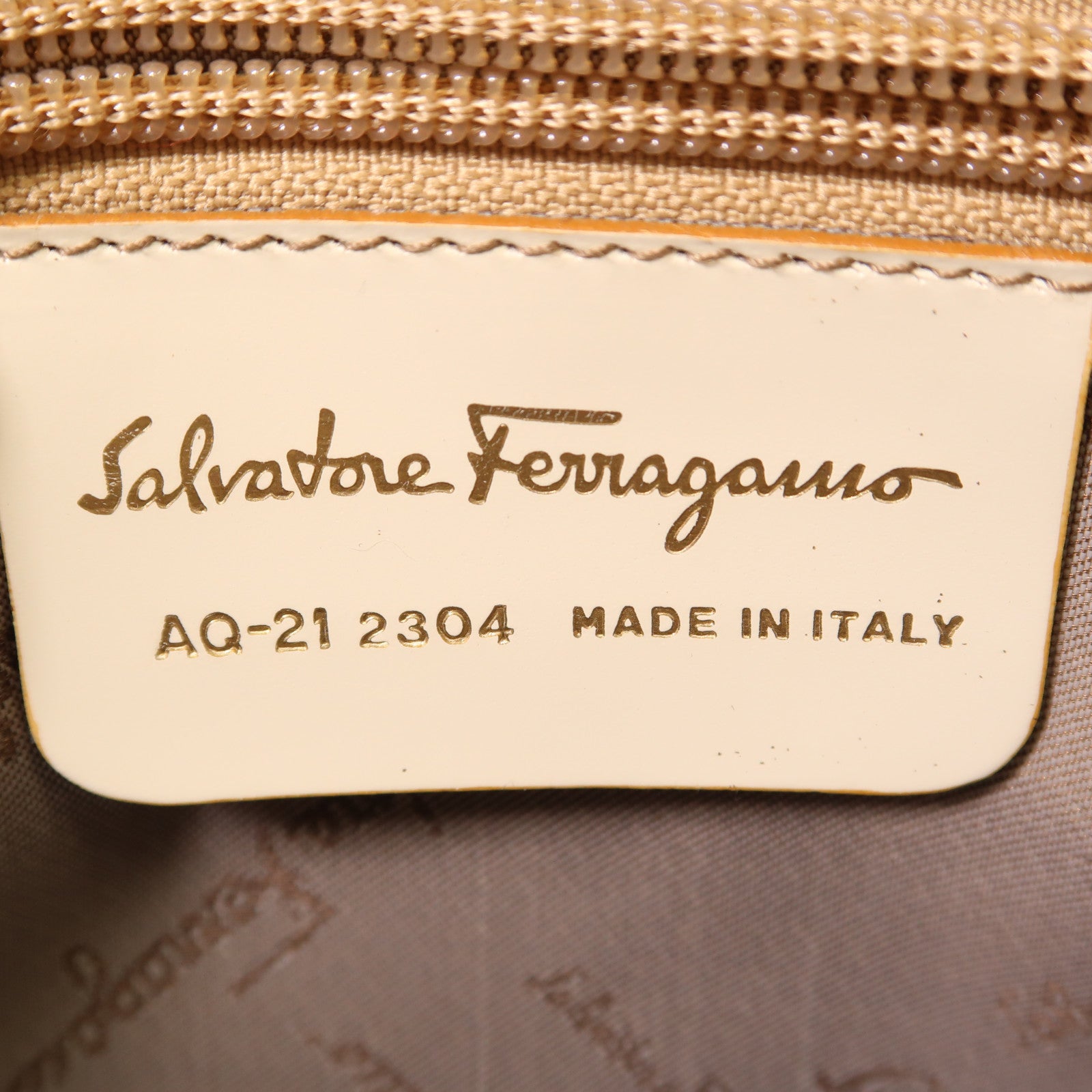 Salvatore Ferragamo 【激減優惠】塗層帆布Hand Bag金扣手挽袋