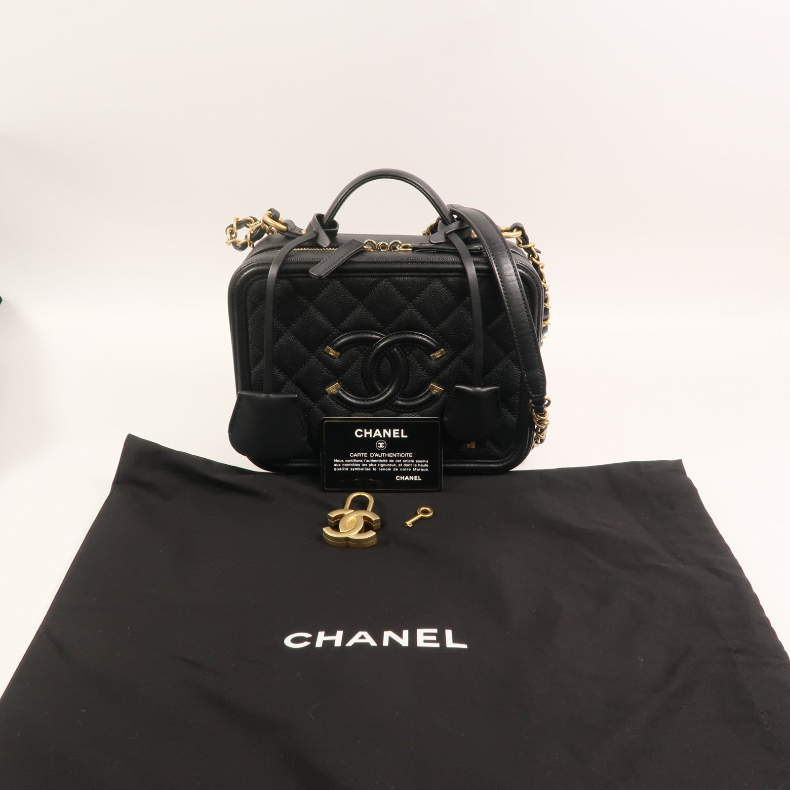 CHANEL 牛皮皮革Medium Vanity Case鏈帶手挽肩背兩用袋