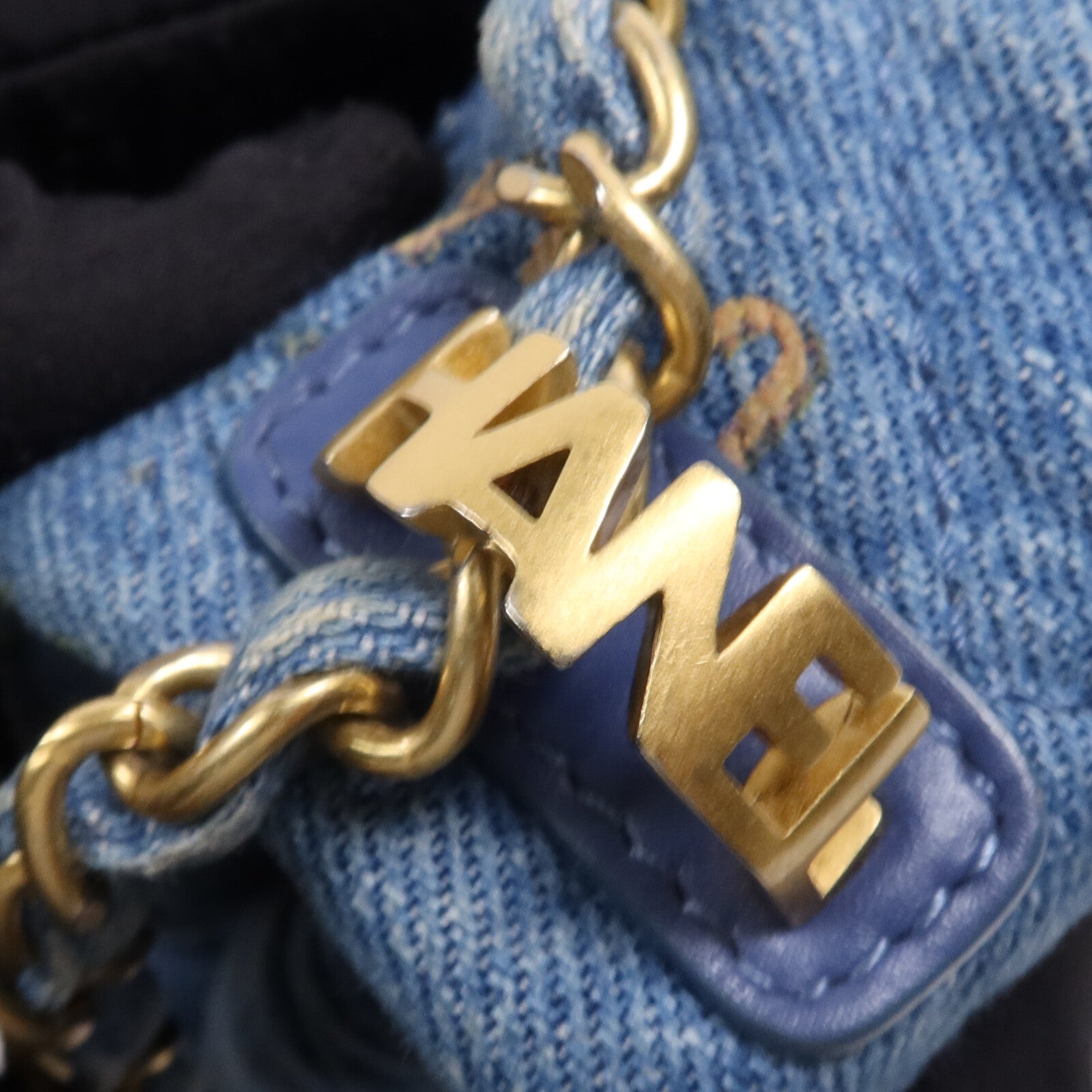 CHANEL 牛仔布Chain Shoulder Bag金扣鏈帶肩背袋