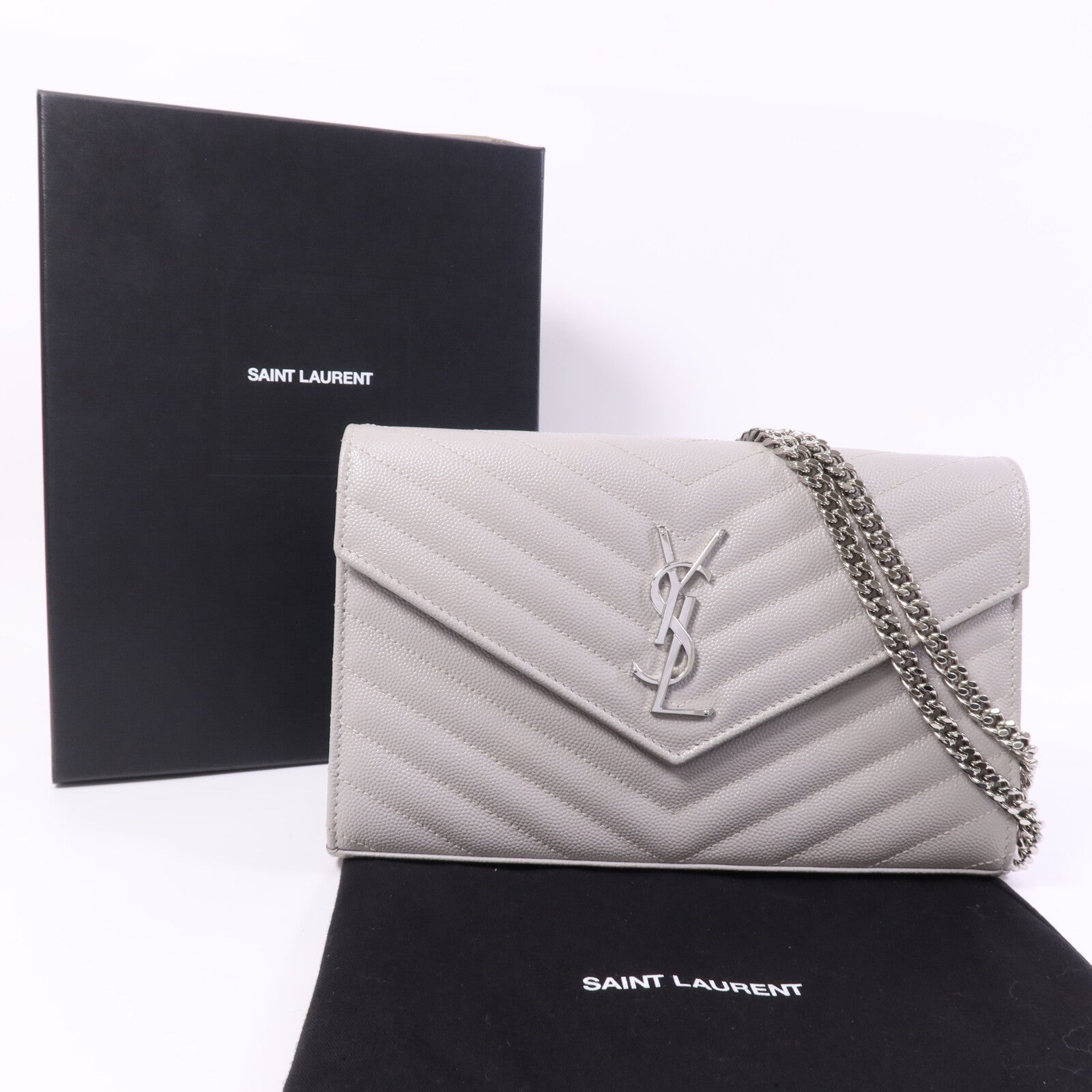 SAINT LAURENT 牛皮皮革Cassandre Envelope銀扣鏈帶肩背袋