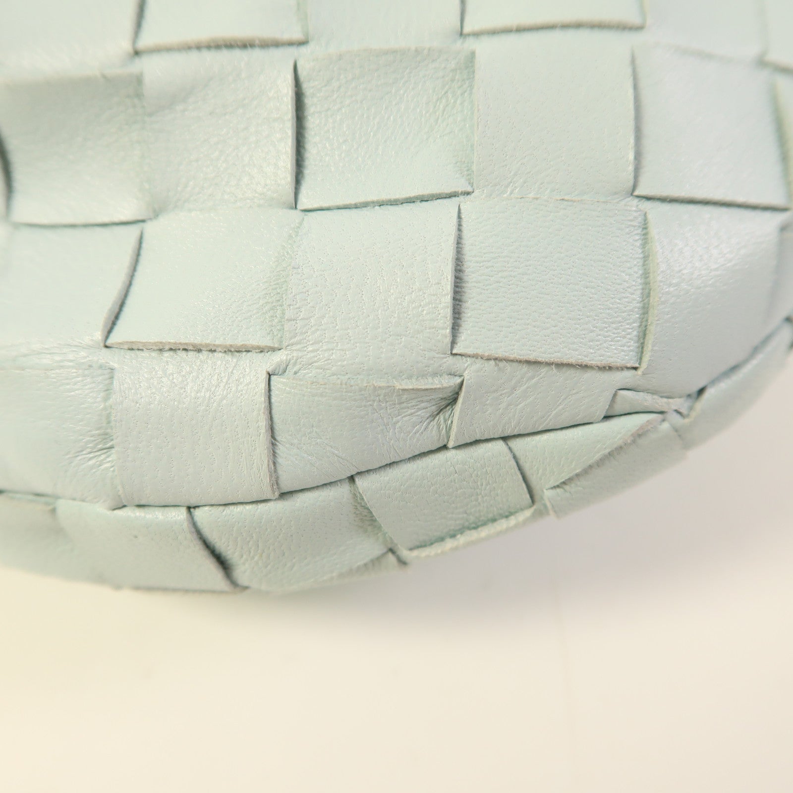 BOTTEGA VENETA 羊皮皮革Jodie金扣手挽袋