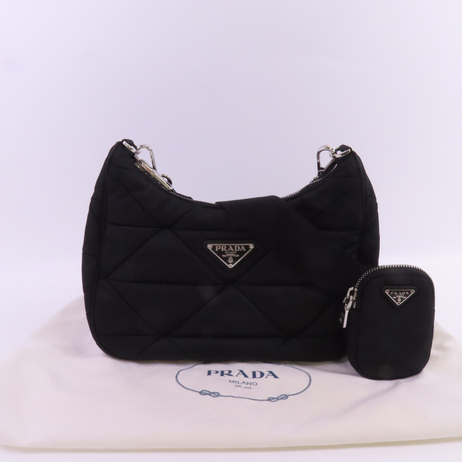PRADA 尼龍Padded Re Nylon銀扣肩背袋