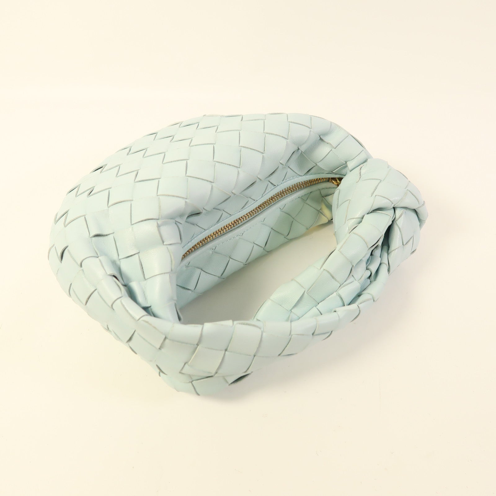 BOTTEGA VENETA 羊皮皮革Jodie金扣手挽袋