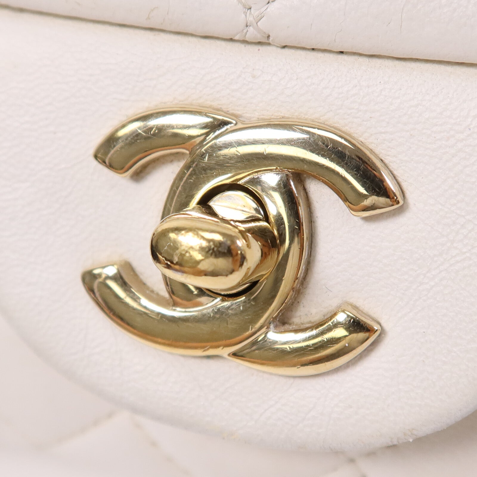 CHANEL 羊皮皮革Classique Valentine金扣鏈帶肩背袋