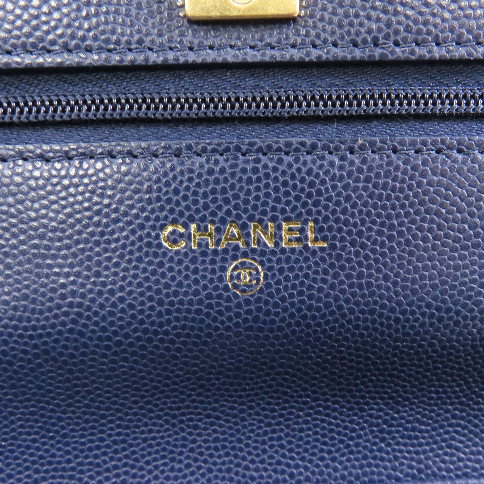 CHANEL 菱格Caviar皮革Wallet On Chain金扣鏈帶肩背袋深藍色