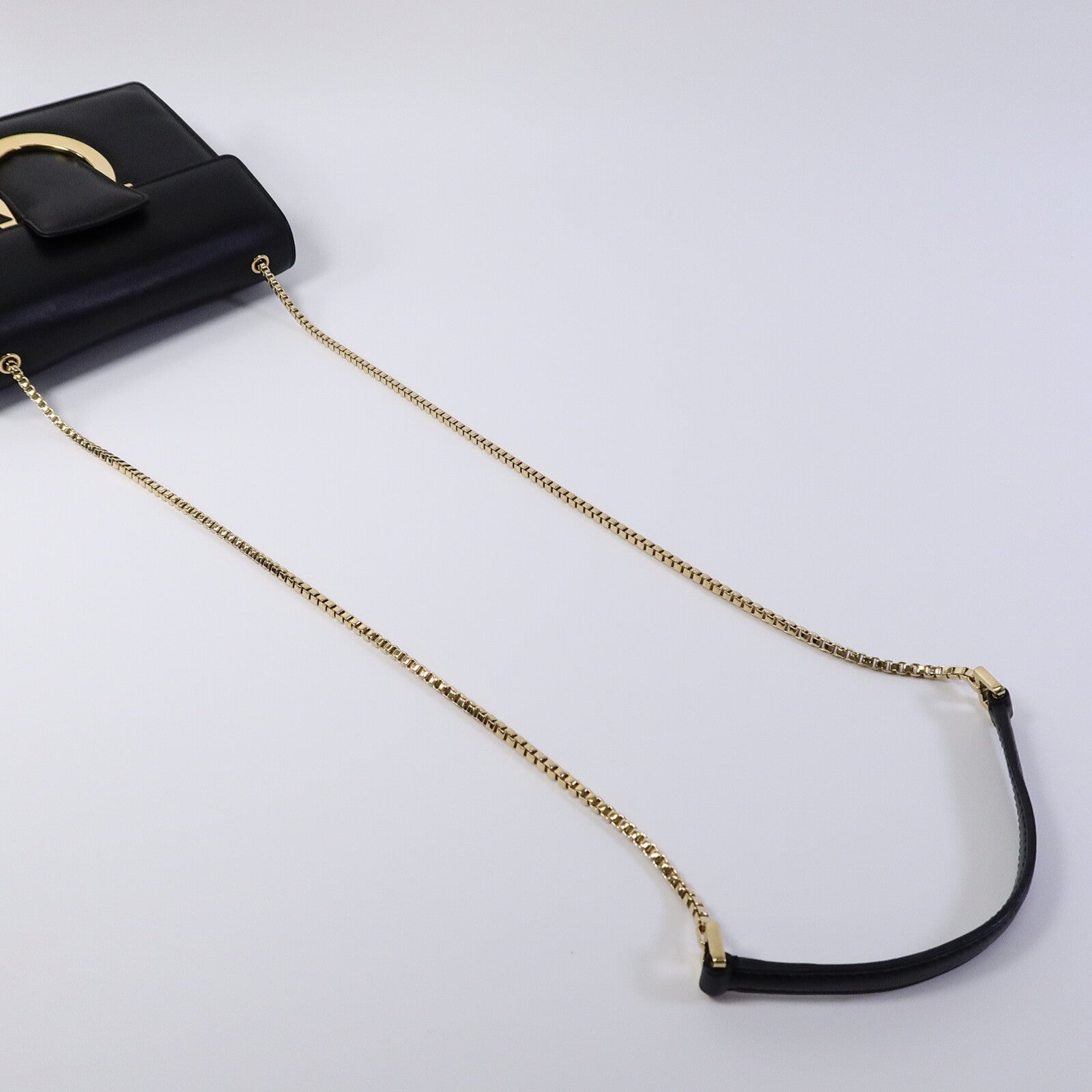 Salvatore Ferragamo 牛皮皮革Chain Shoulder Bag鏈帶肩背袋