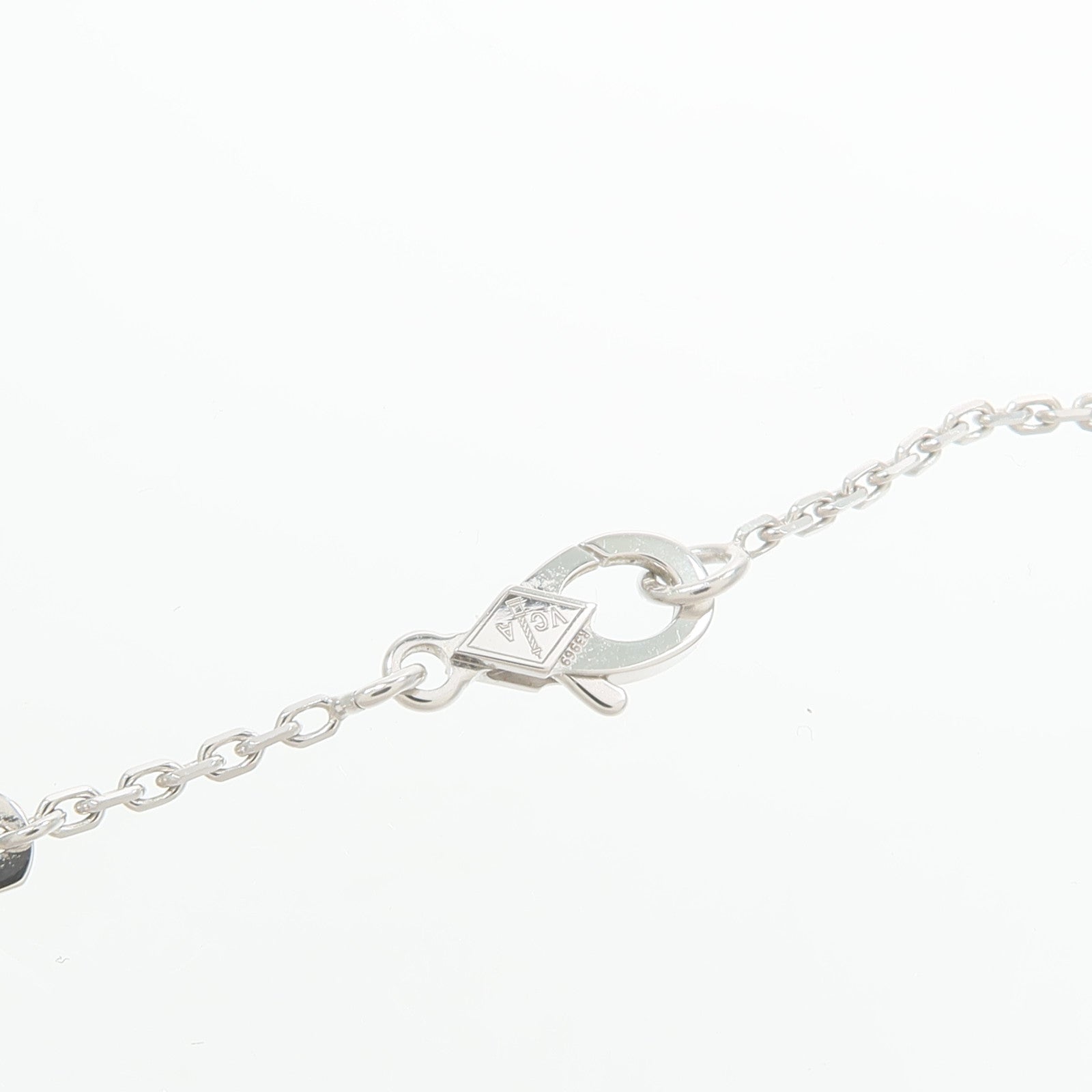 Van Cleef & Arpels 18K白金Vintage Alhambra Holiday 2022賽佛爾陶瓷/鑽石項鍊