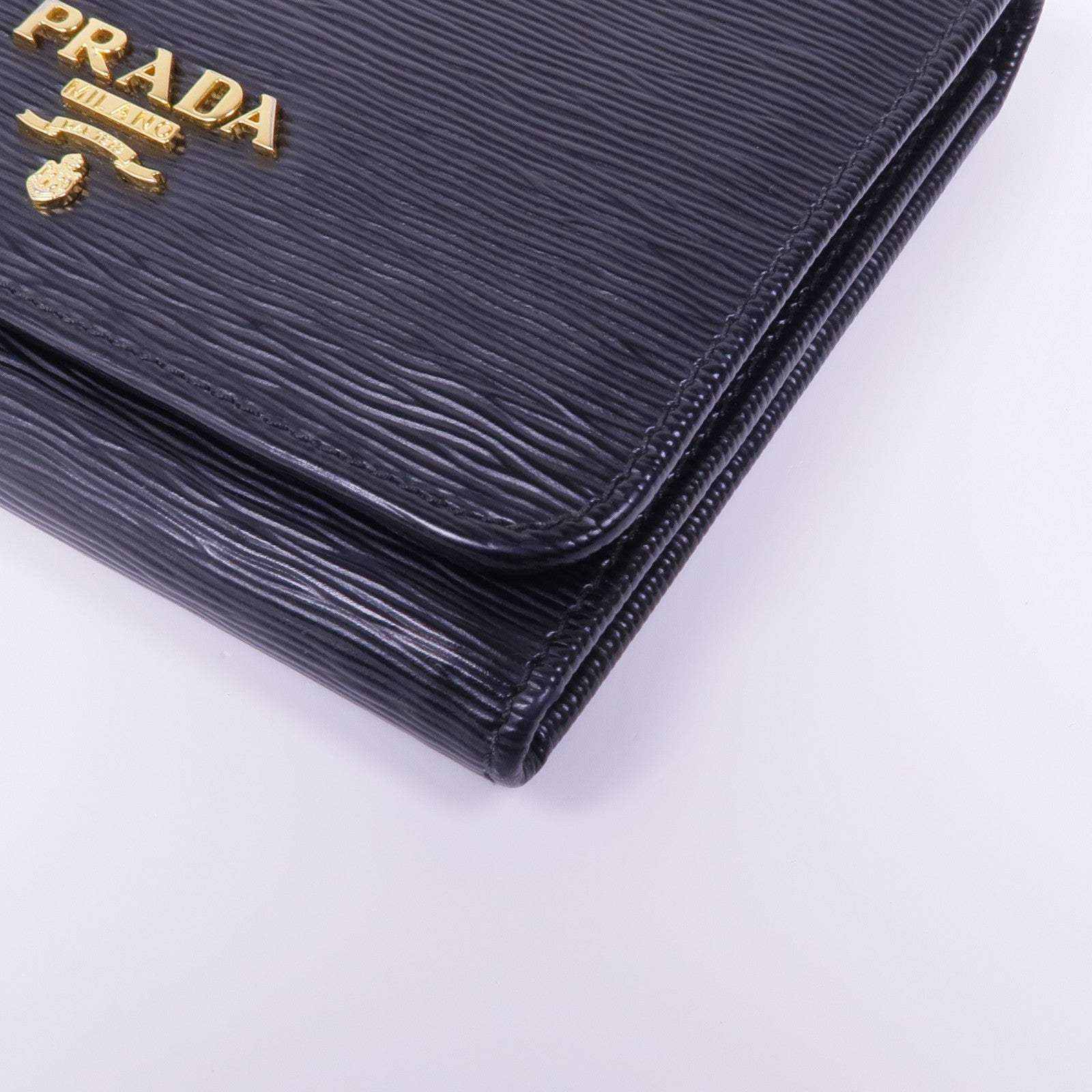 PRADA 【激減優惠】牛皮皮革Wallet金扣錢包