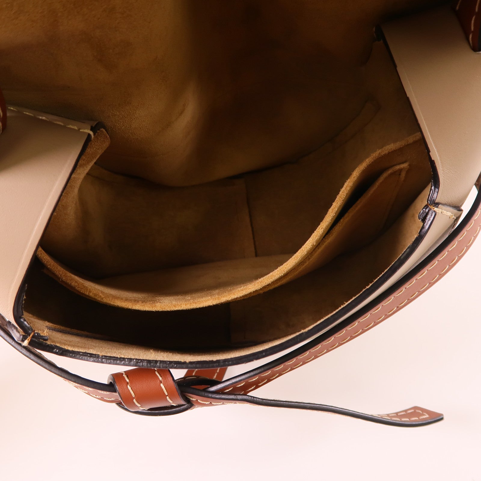 LOEWE 牛皮皮革Gate Small金扣肩背袋