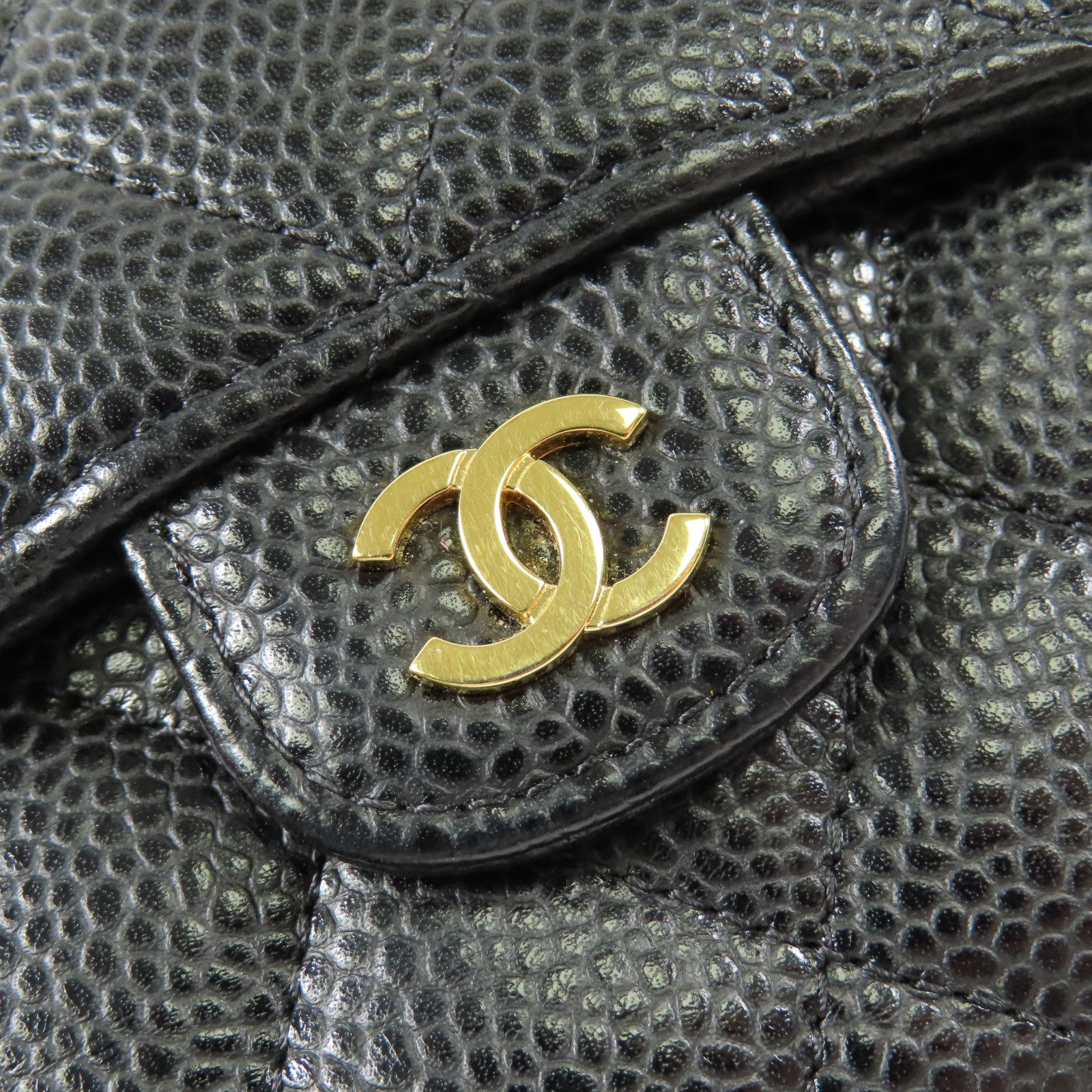 CHANEL 牛皮皮革Trifold Wallet金扣錢包