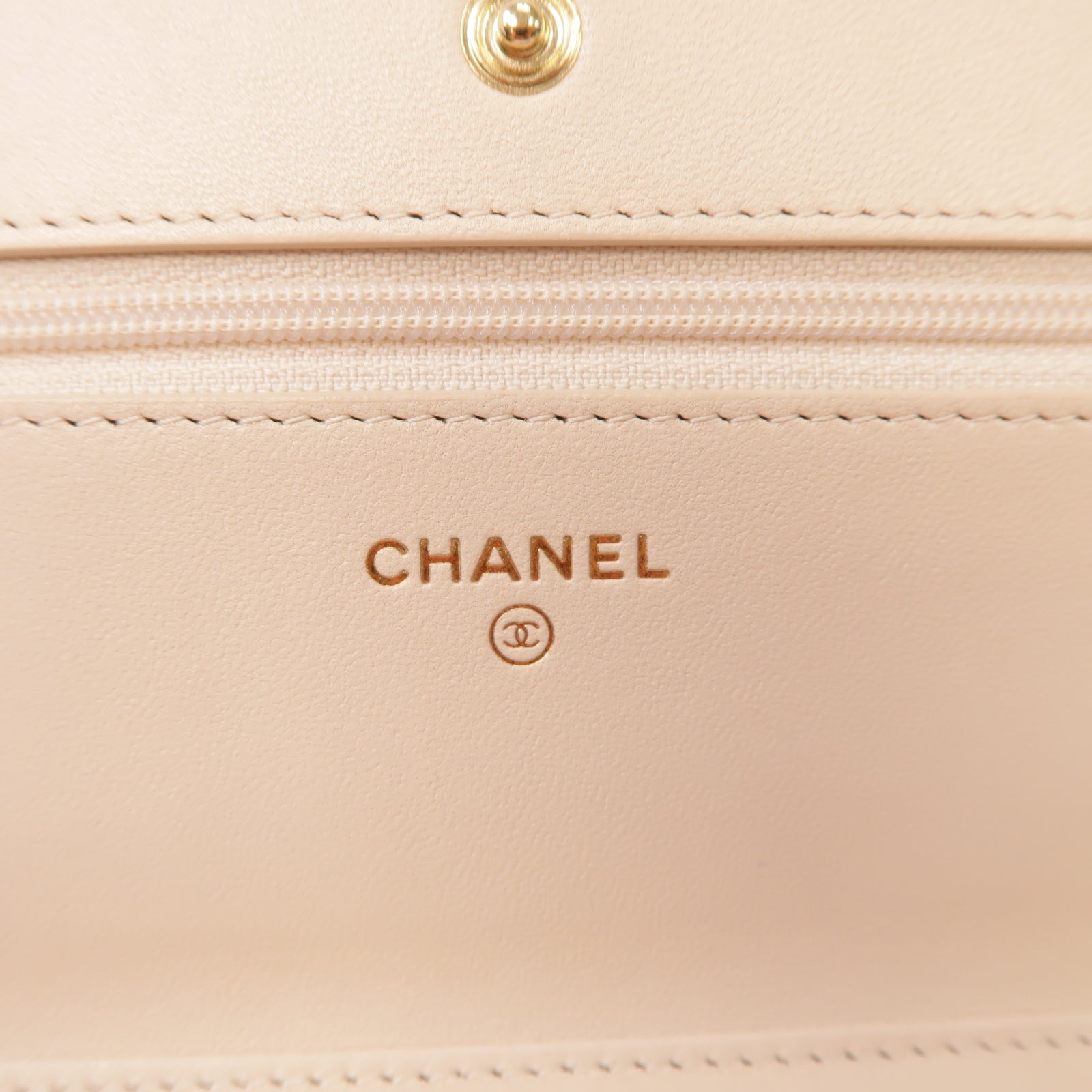 CHANEL 【激減優惠】菱格羊皮皮革WOC 19cm Chain Shoulder金扣鏈帶肩背袋米色