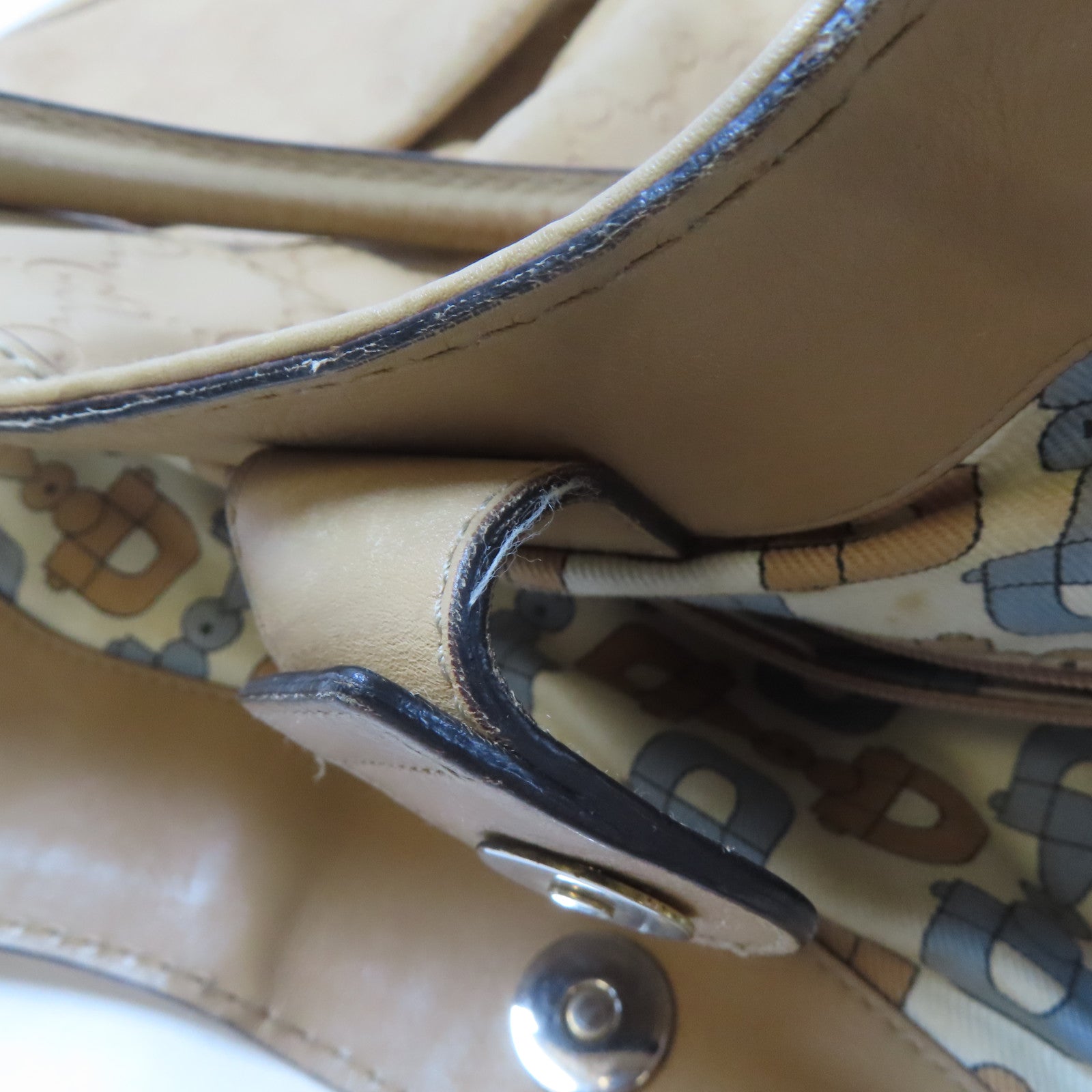 GUCCI 牛皮皮革Shoulder Bag金扣肩背袋啡色