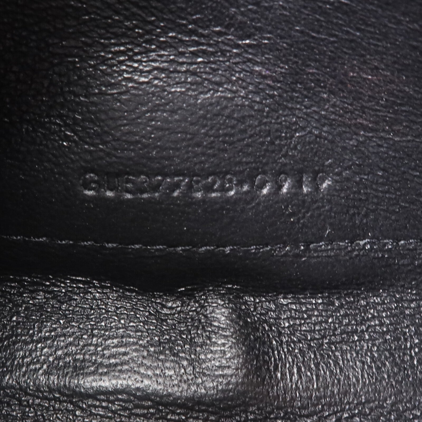 SAINT LAURENT 牛皮皮革Cassandre Envelope銀扣鏈帶肩背袋
