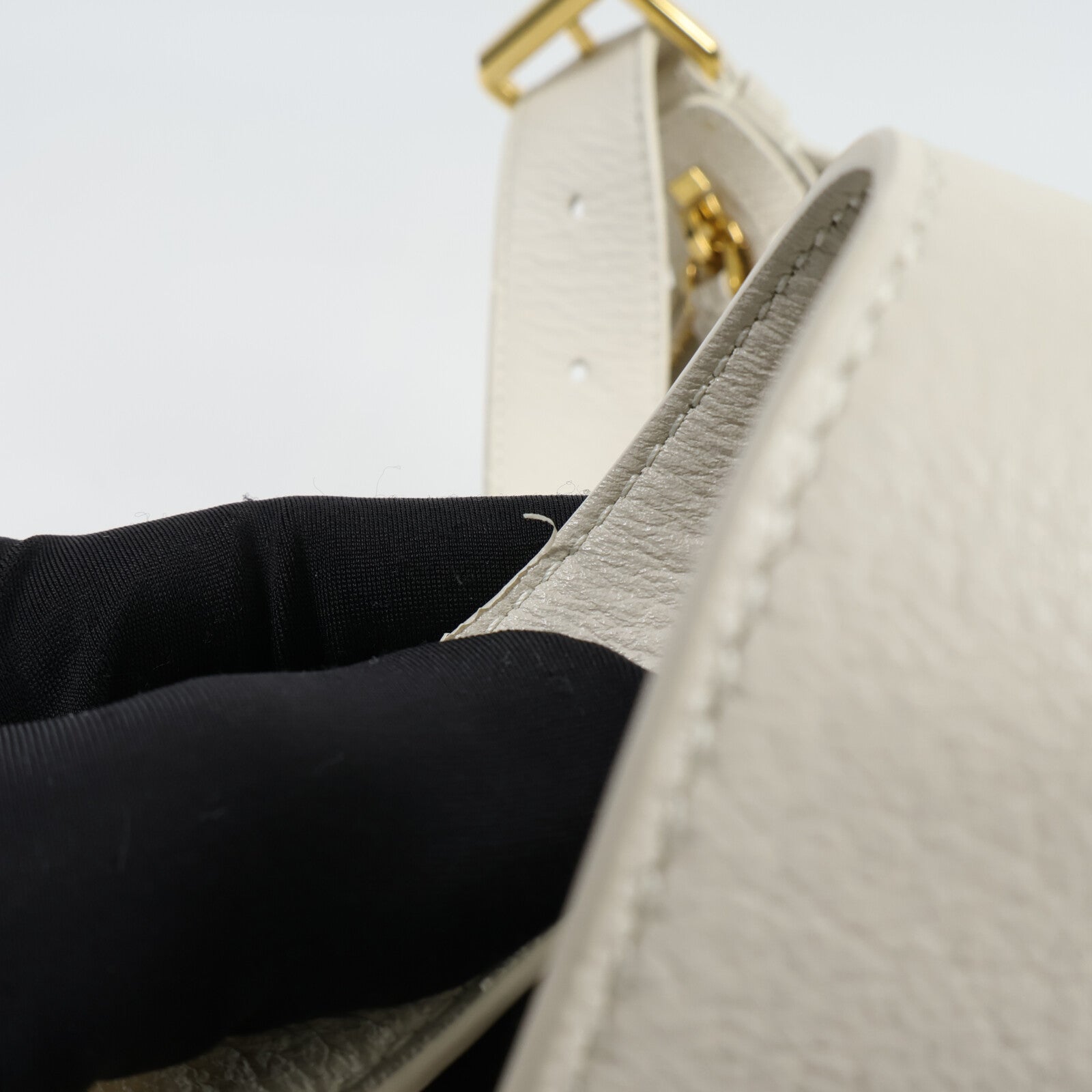 Dior 牛皮皮革Voyage Bag Small肩背袋