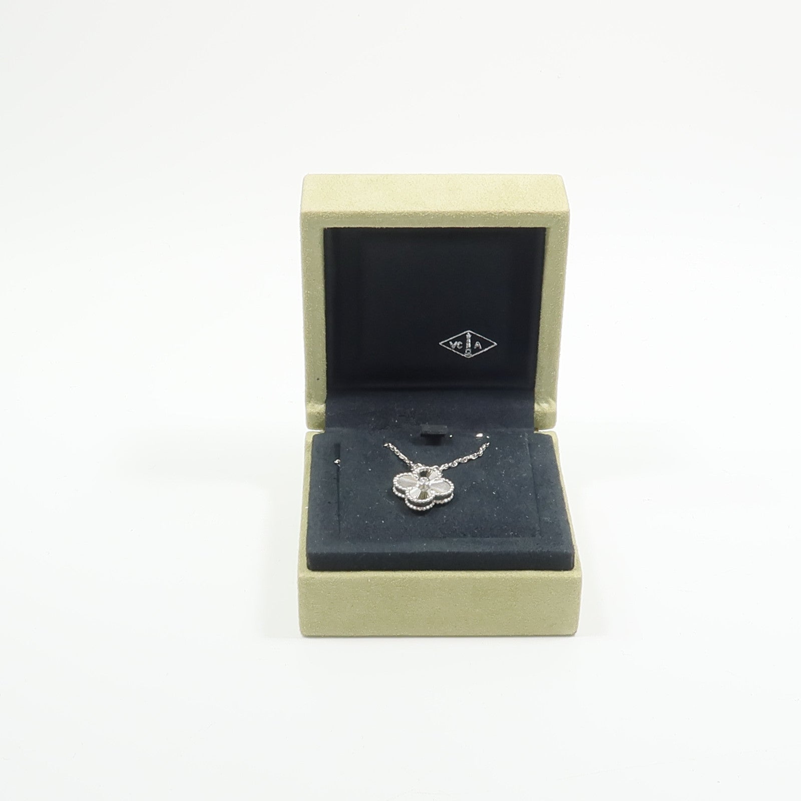 Van Cleef & Arpels 18K白金Vintage Alhambra Holiday 2020鑽石項鍊