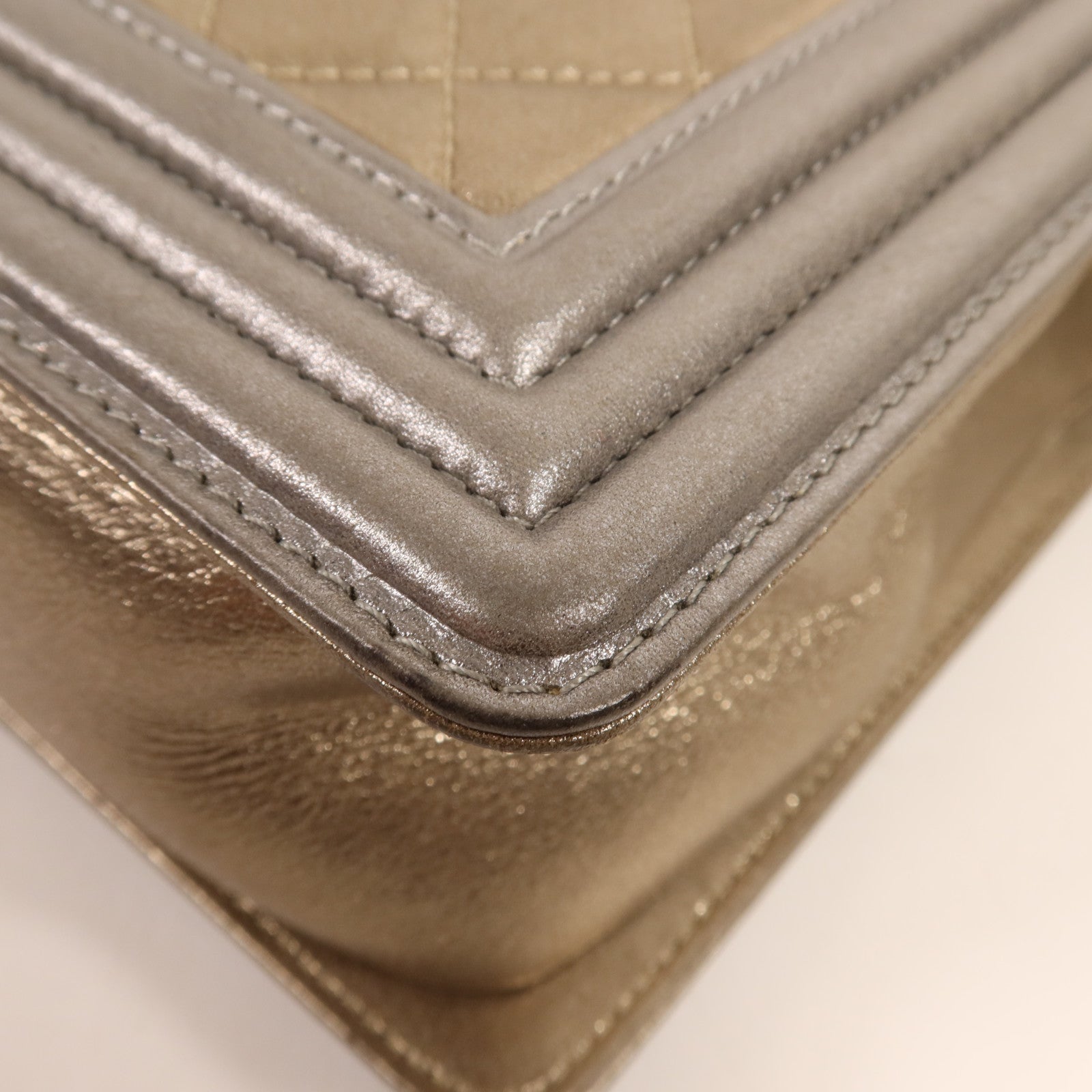 CHANEL 羊皮皮革Boy 28鏈帶肩背袋