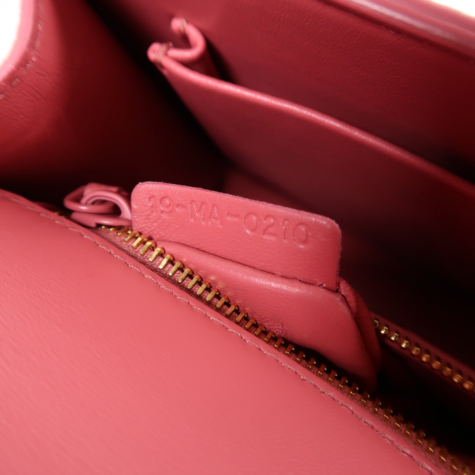 Dior 牛皮皮革30 Montaigne肩背袋