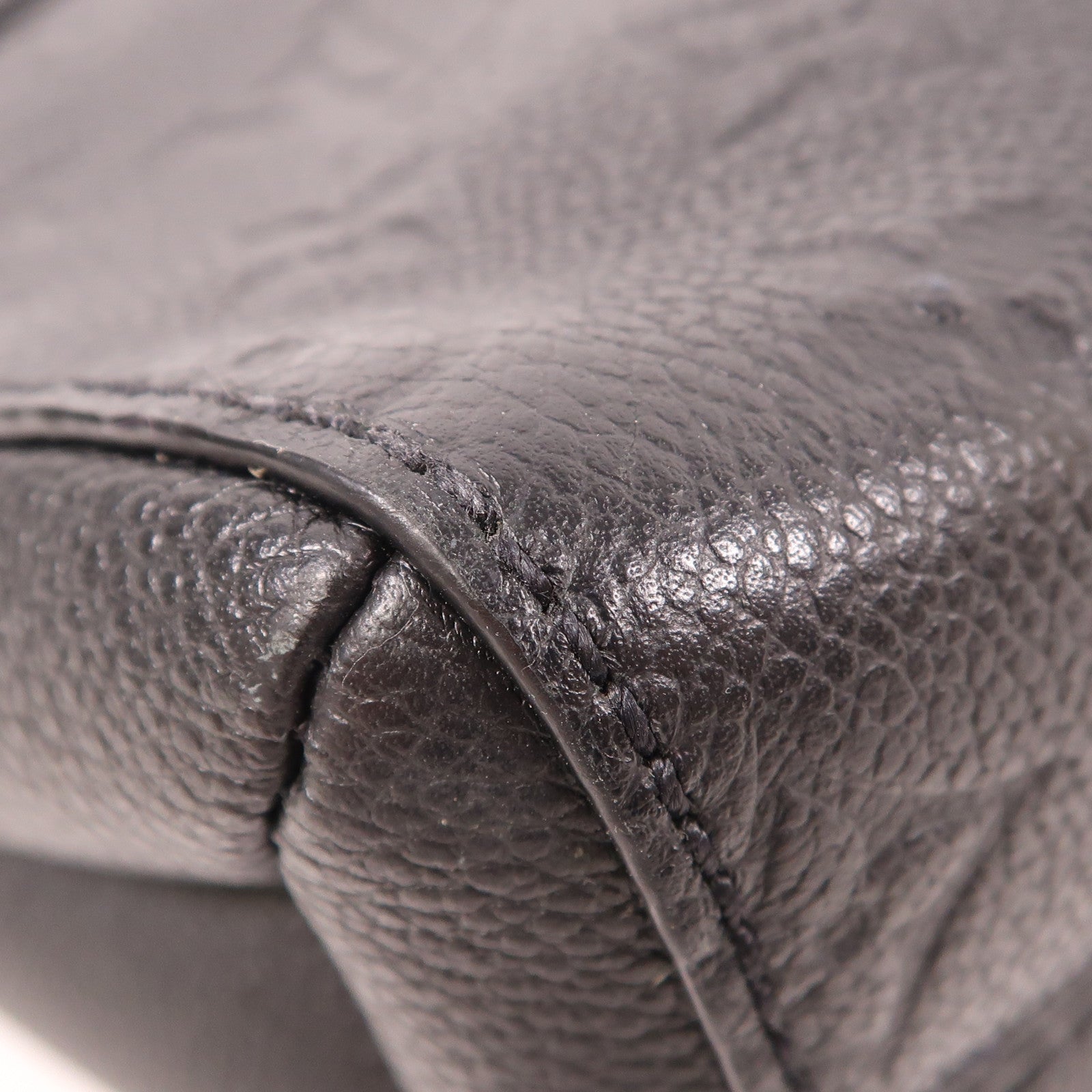 LOUIS VUITTON LV GHW Vavin PM Shoulder Bag M44151 Monogram Empreinte Black