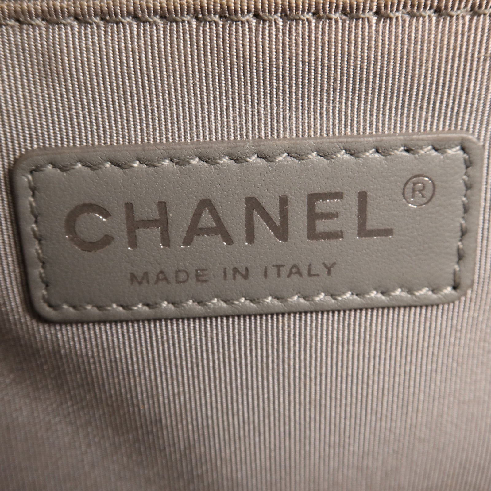 CHANEL 羊皮皮革Boy 28鏈帶肩背袋