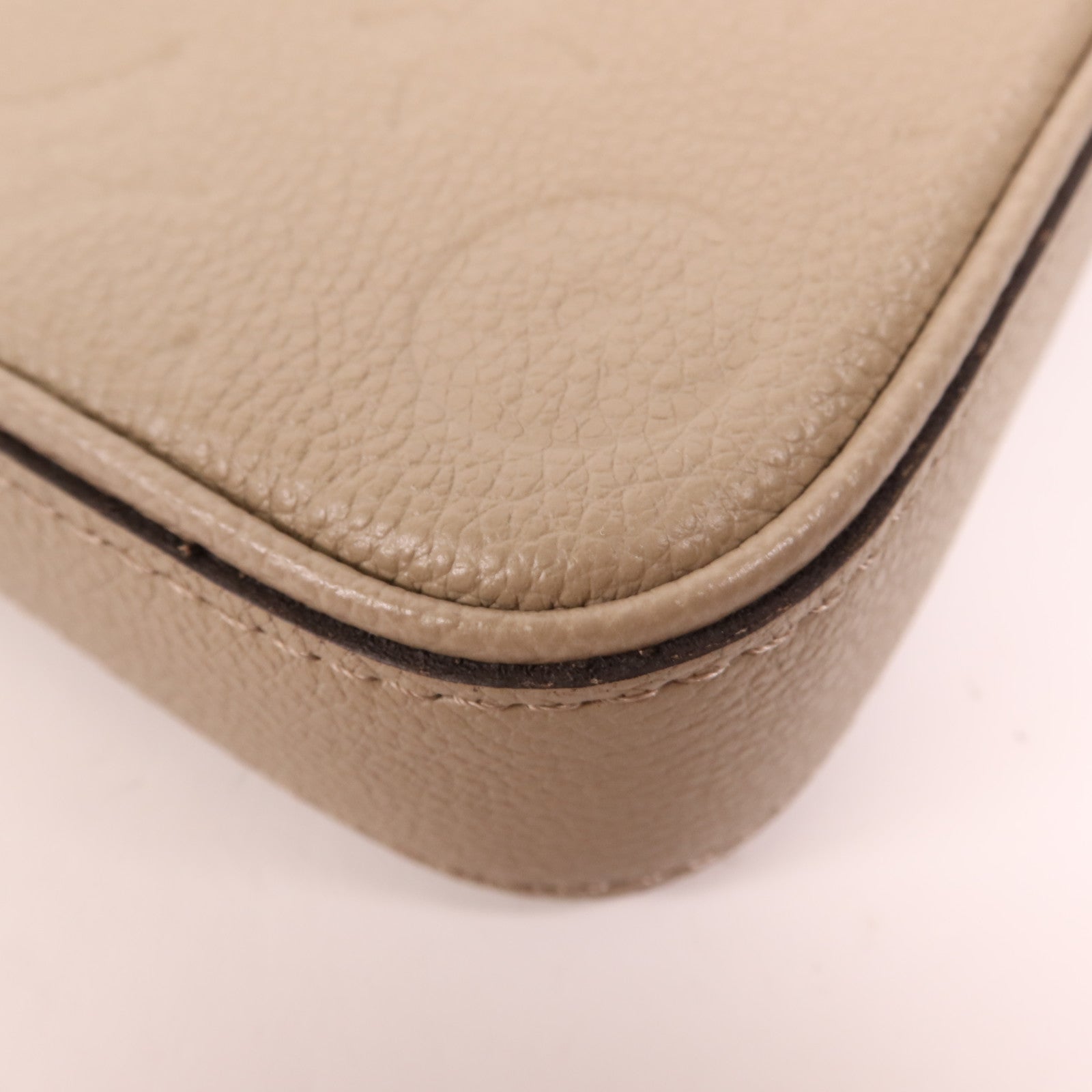 LOUIS VUITTON Monogram Empreinte Easy Pouch On Strap金扣肩背袋