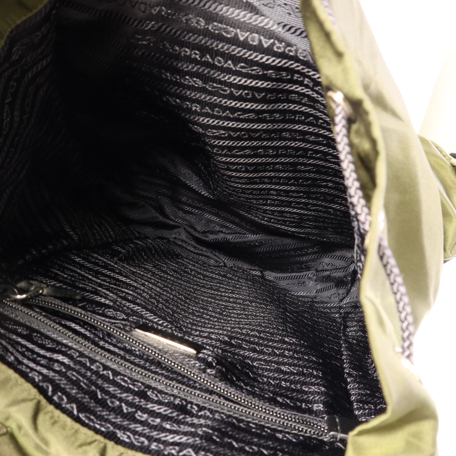 PRADA 尼龍Backpack銀扣背包